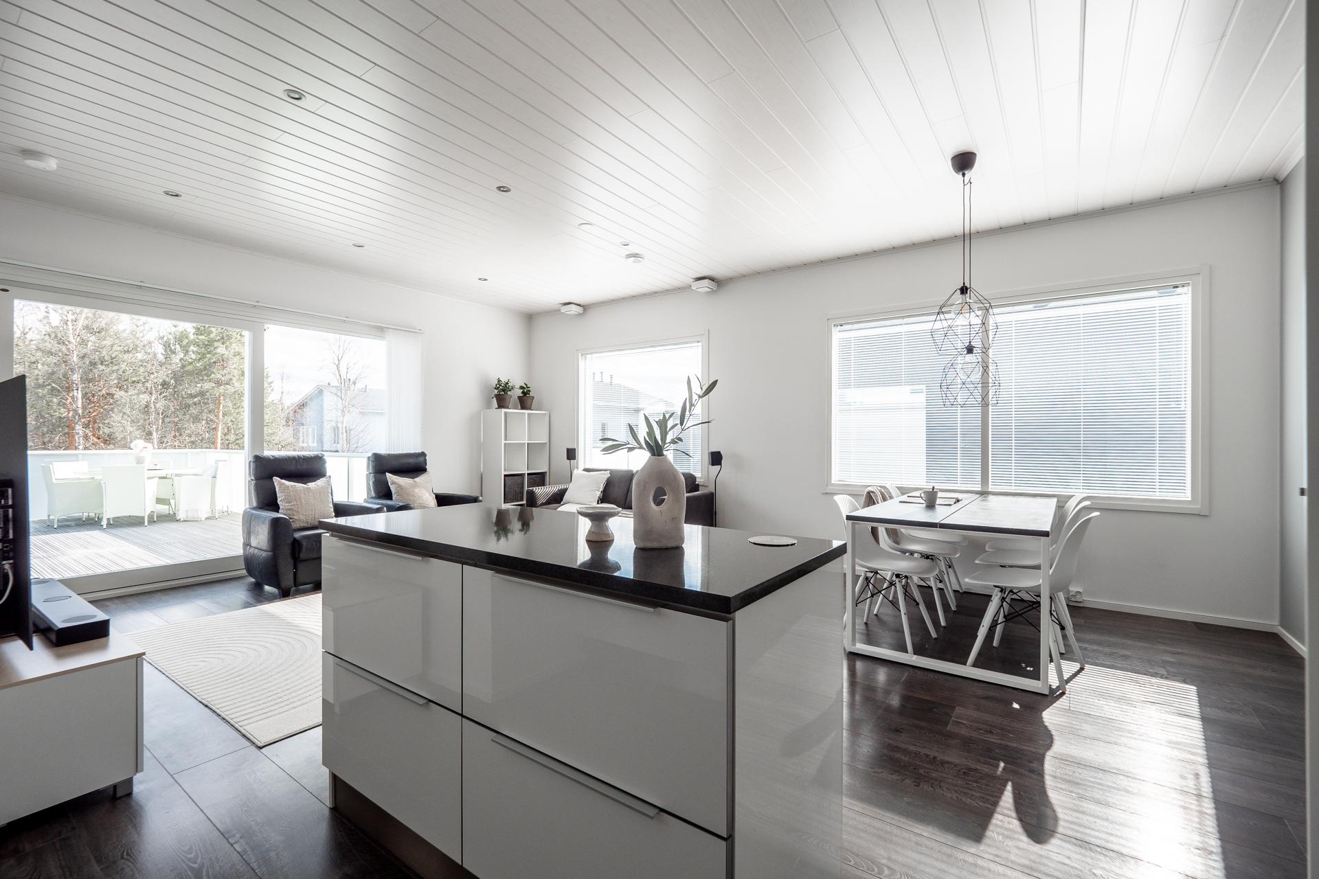 Juoksukuja 3, Kivikkokangas, Oulu