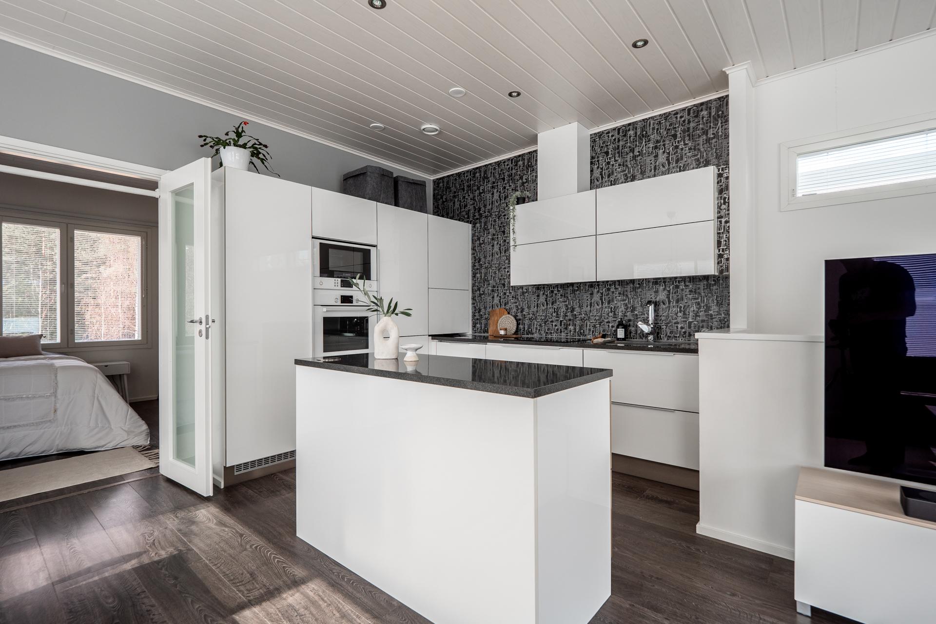 Juoksukuja 3, Kivikkokangas, Oulu