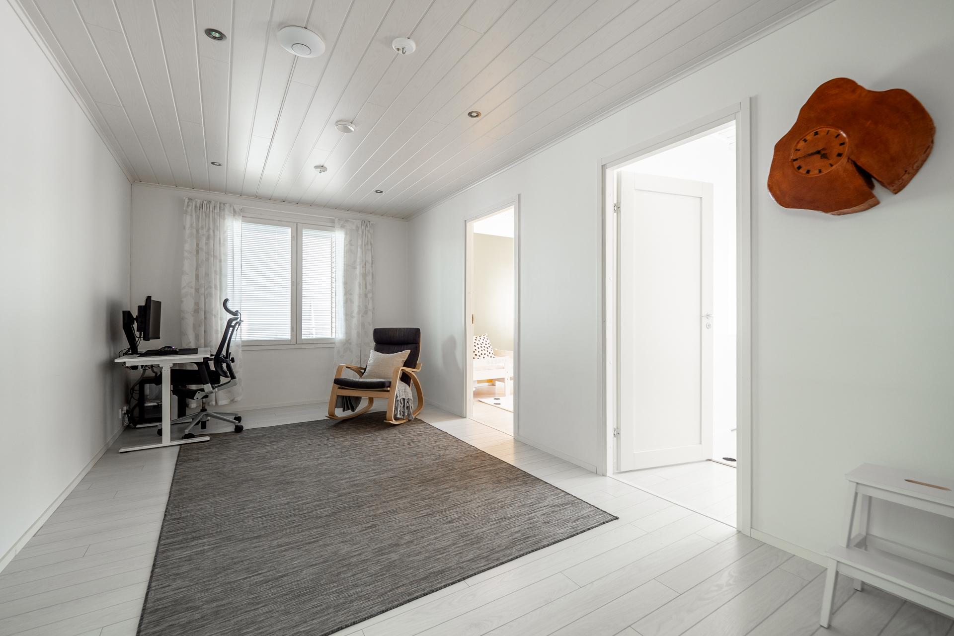 Juoksukuja 3, Kivikkokangas, Oulu