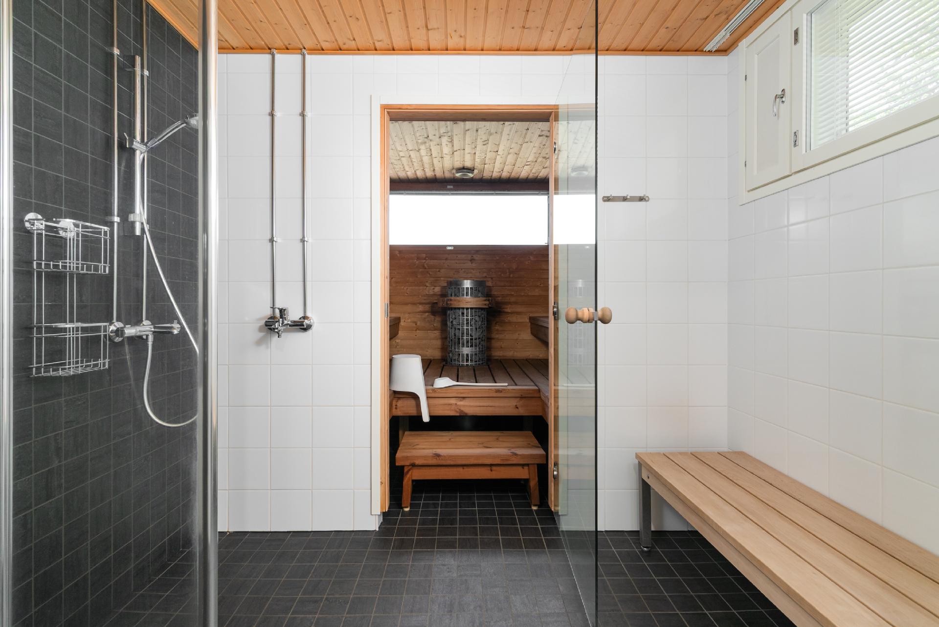 Taloyhtiön rantasauna