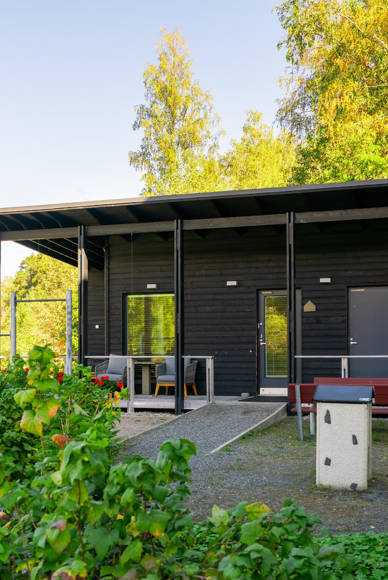 Taloyhtiön rantasauna