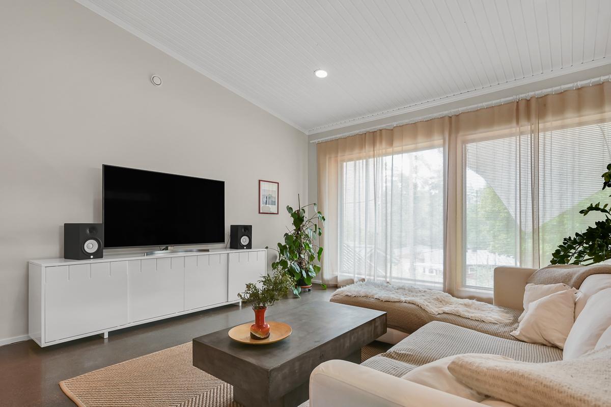 Käärmetie 20, Karjaa, Raasepori