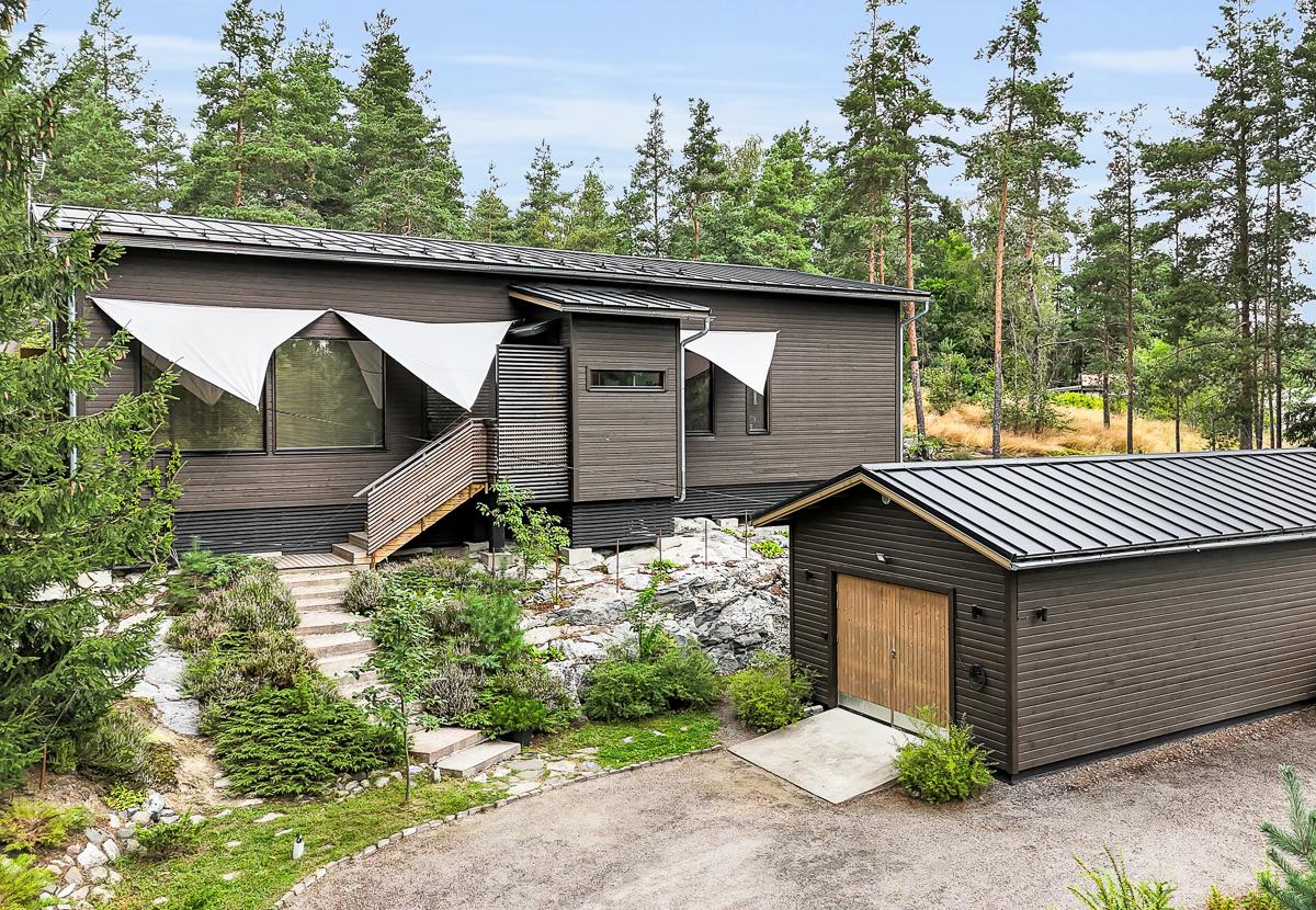 Käärmetie 20, Karjaa, Raasepori