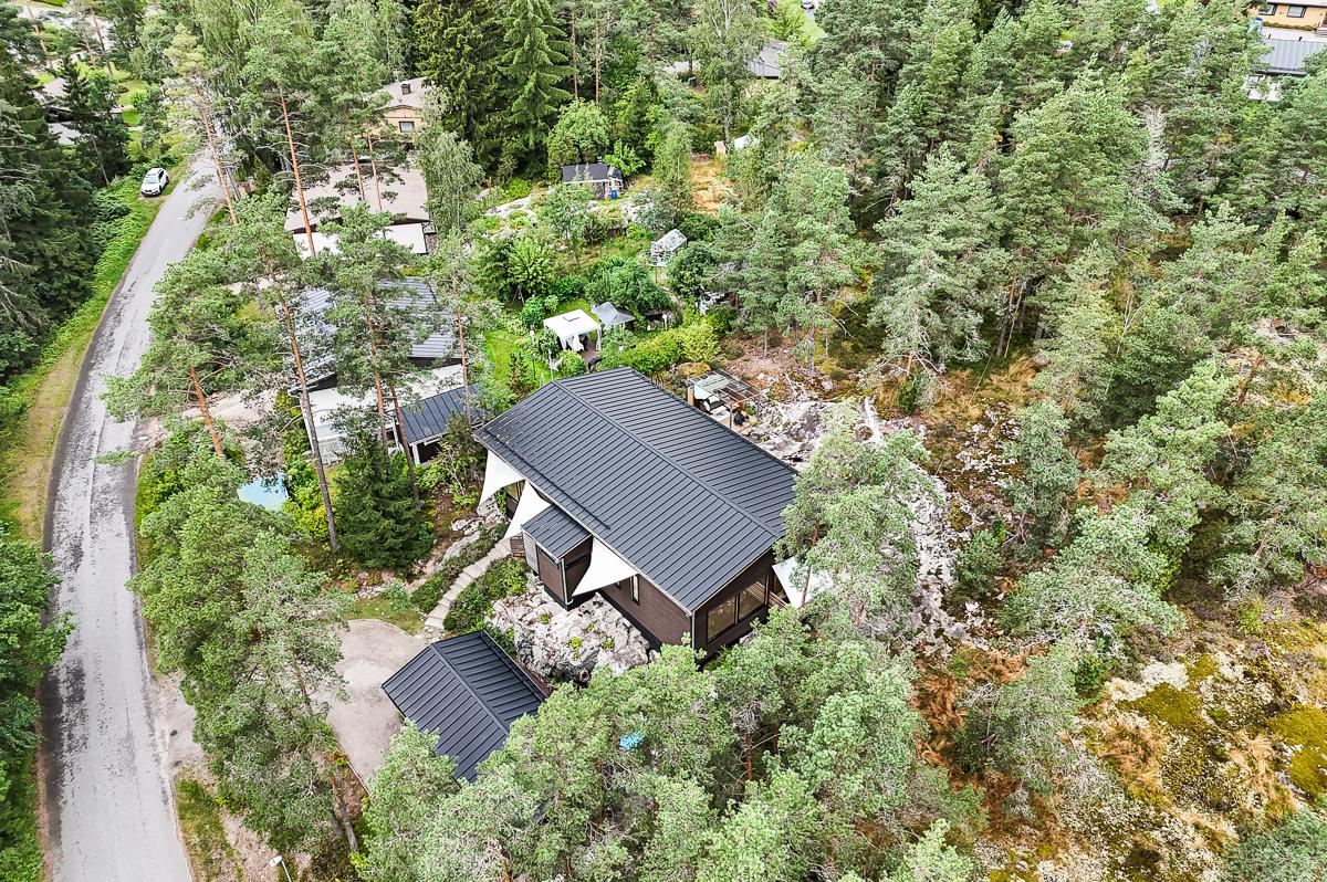 Käärmetie 20, Karjaa, Raasepori