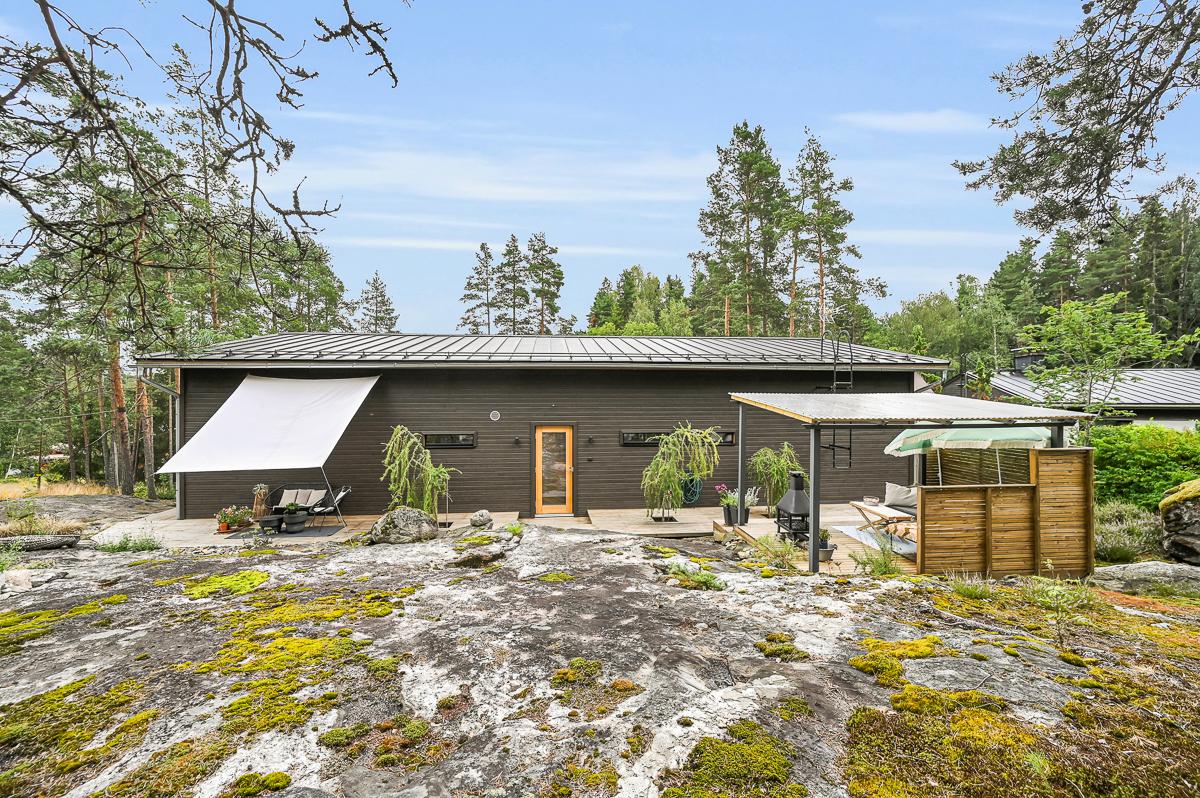 Käärmetie 20, Karjaa, Raasepori