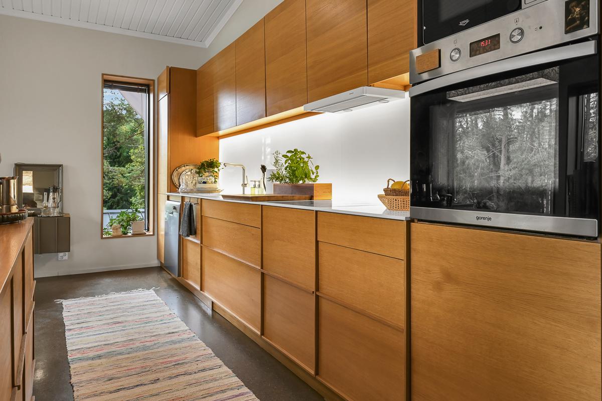 Käärmetie 20, Karjaa, Raasepori