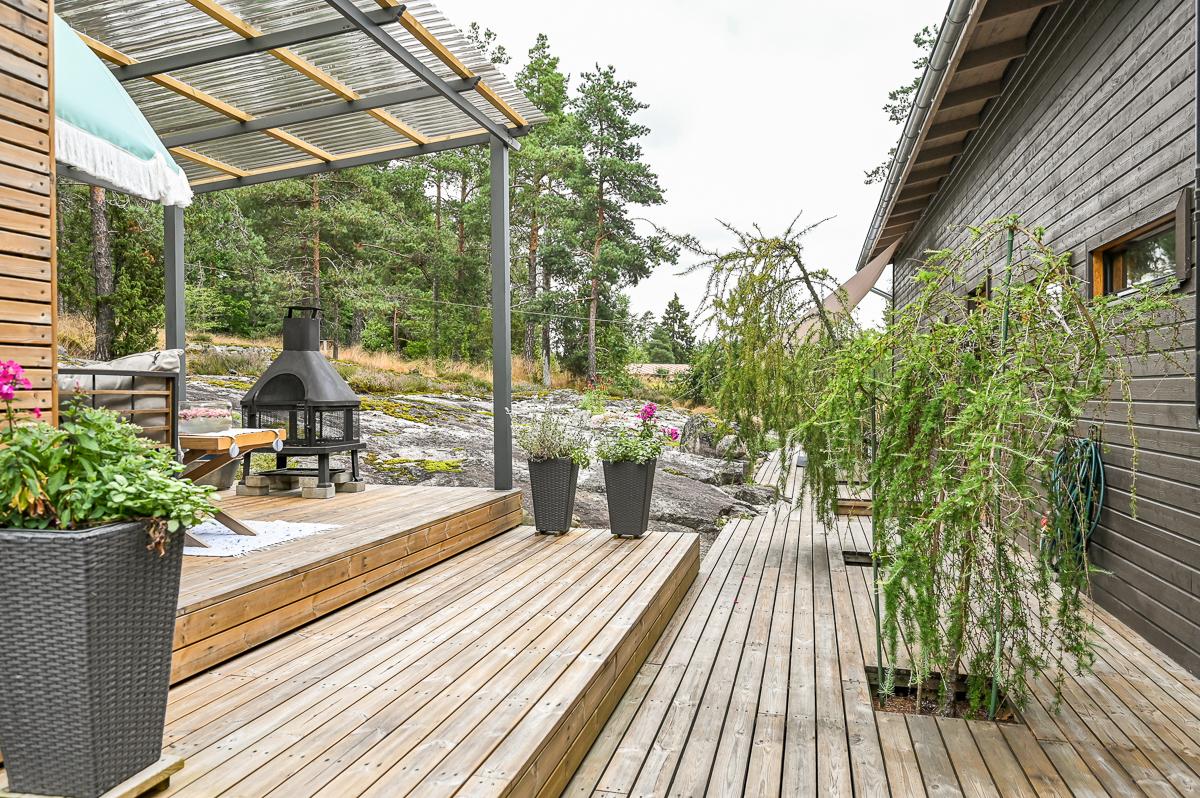 Käärmetie 20, Karjaa, Raasepori