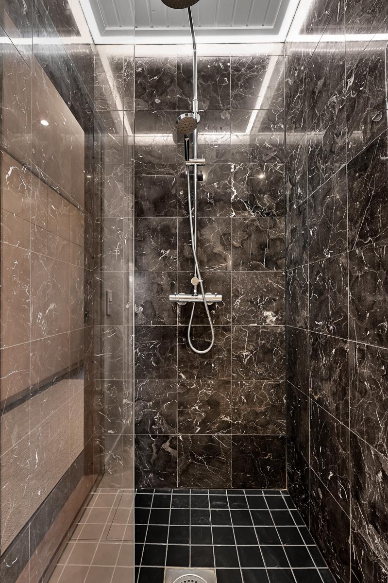 Käärmetie 20, Karjaa, Raasepori