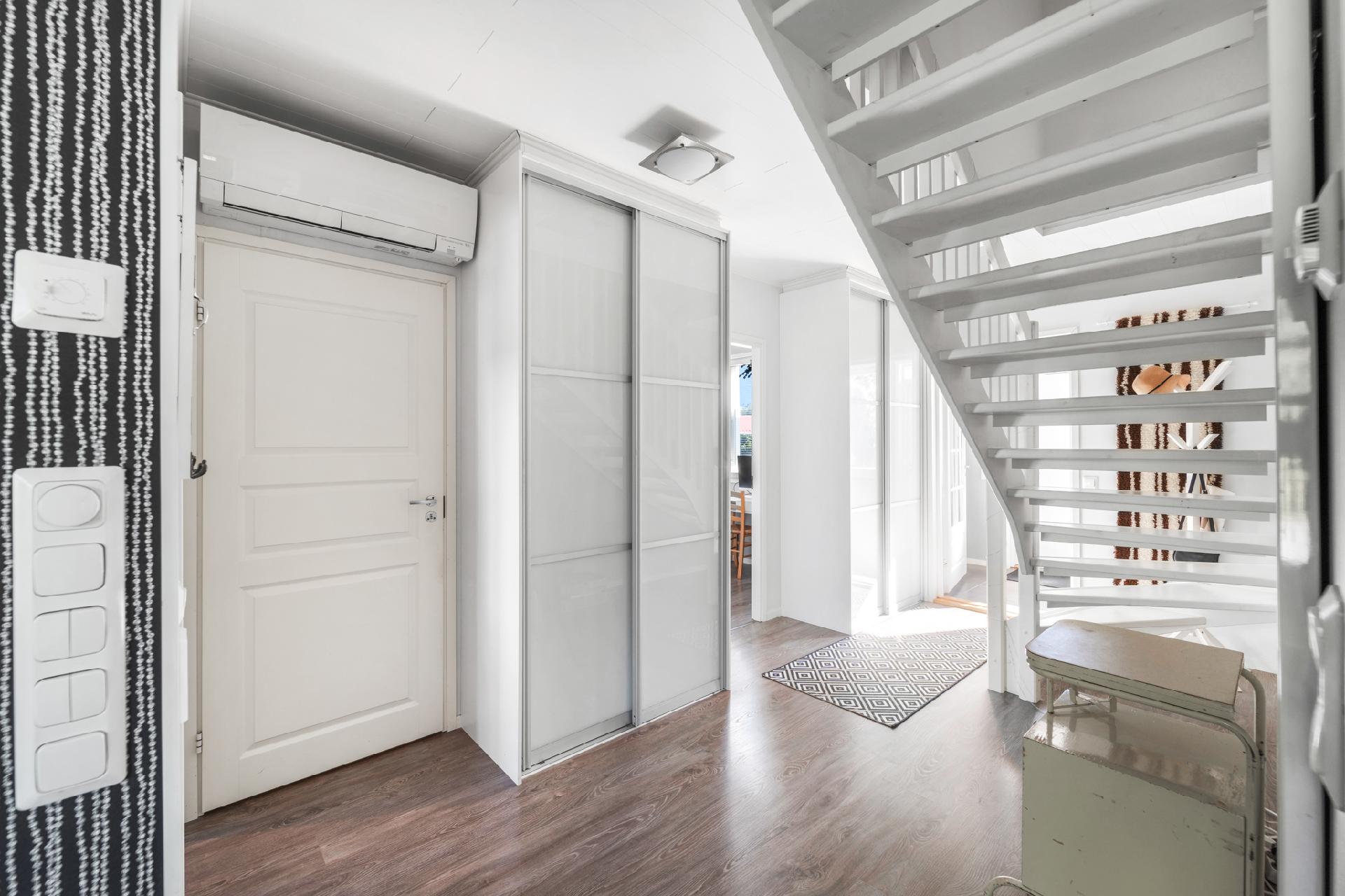 Harakankellontie 13, Rantakylä, Joensuu