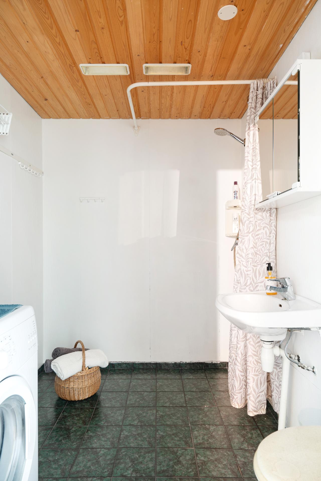 Ristiaallokonkatu 6, Kivenlahti, Espoo