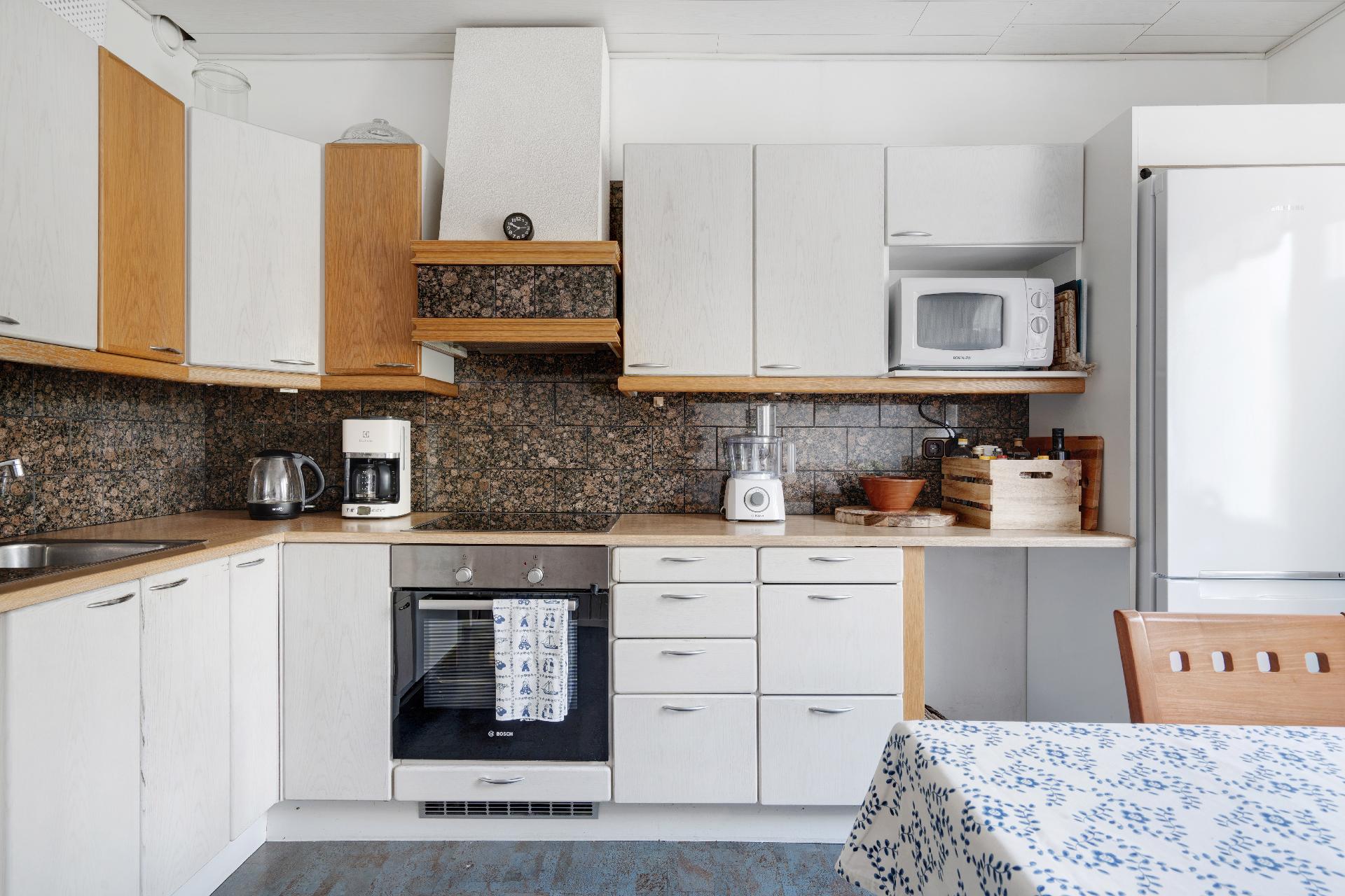 Ristiaallokonkatu 6, Kivenlahti, Espoo