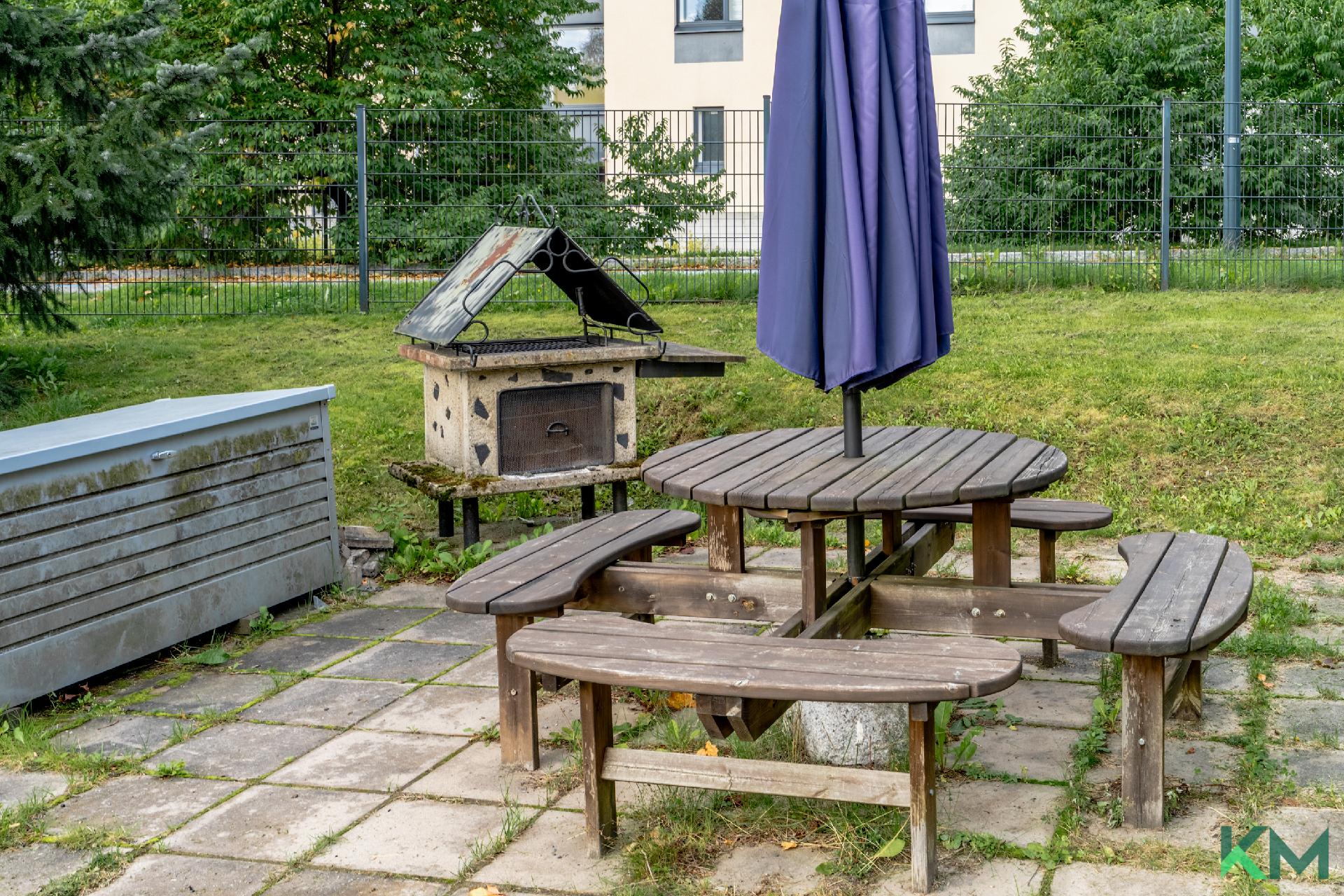 Grillauspaikka pihalla