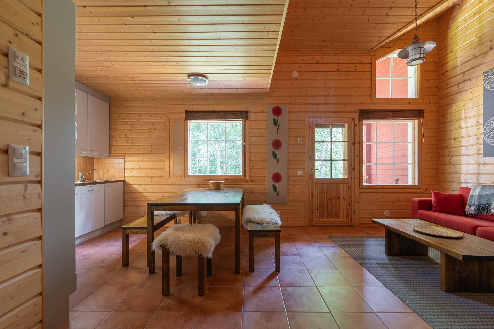 Avara olohuone- keittiötila