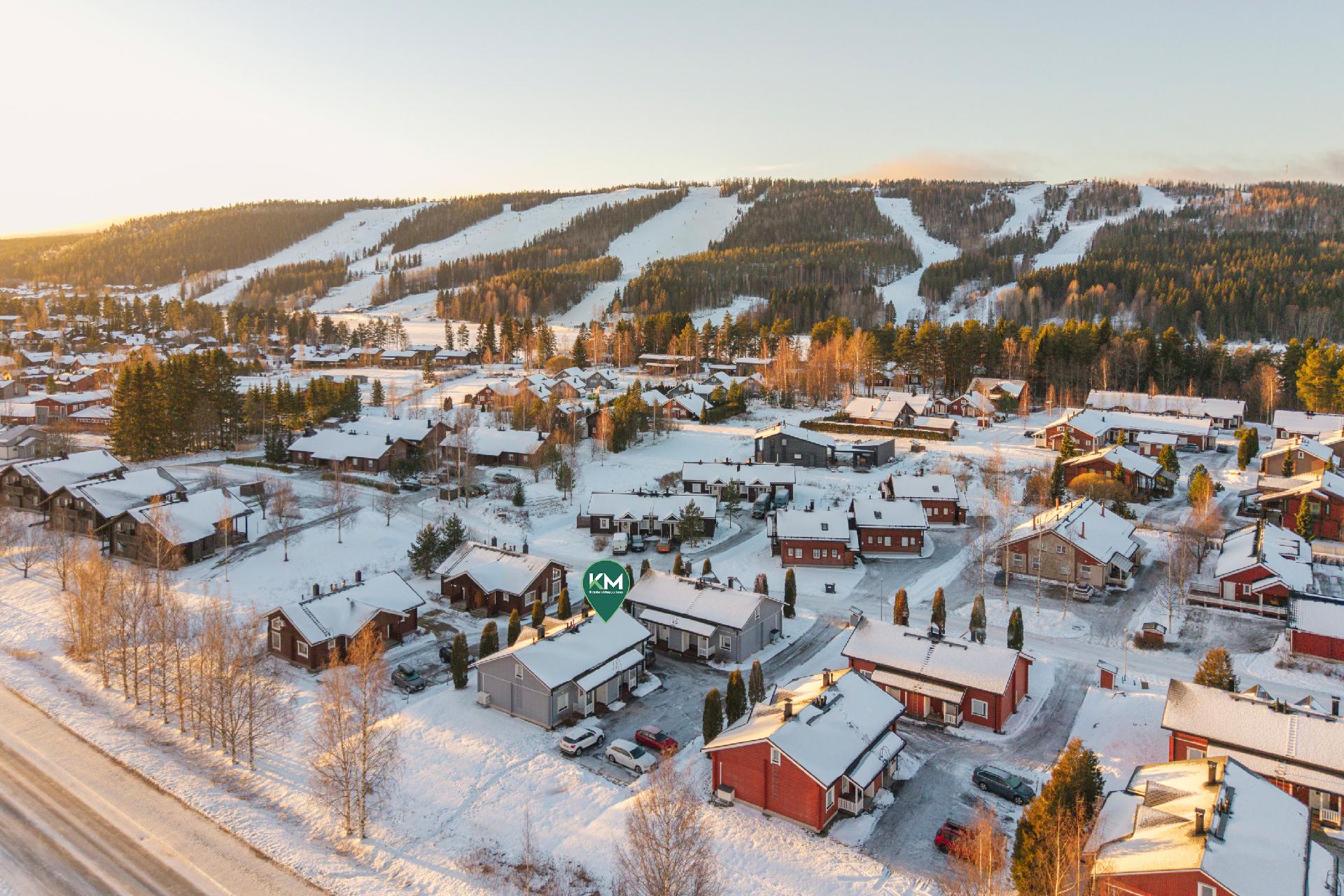 Sijainti hyvä, palvelut lähellä