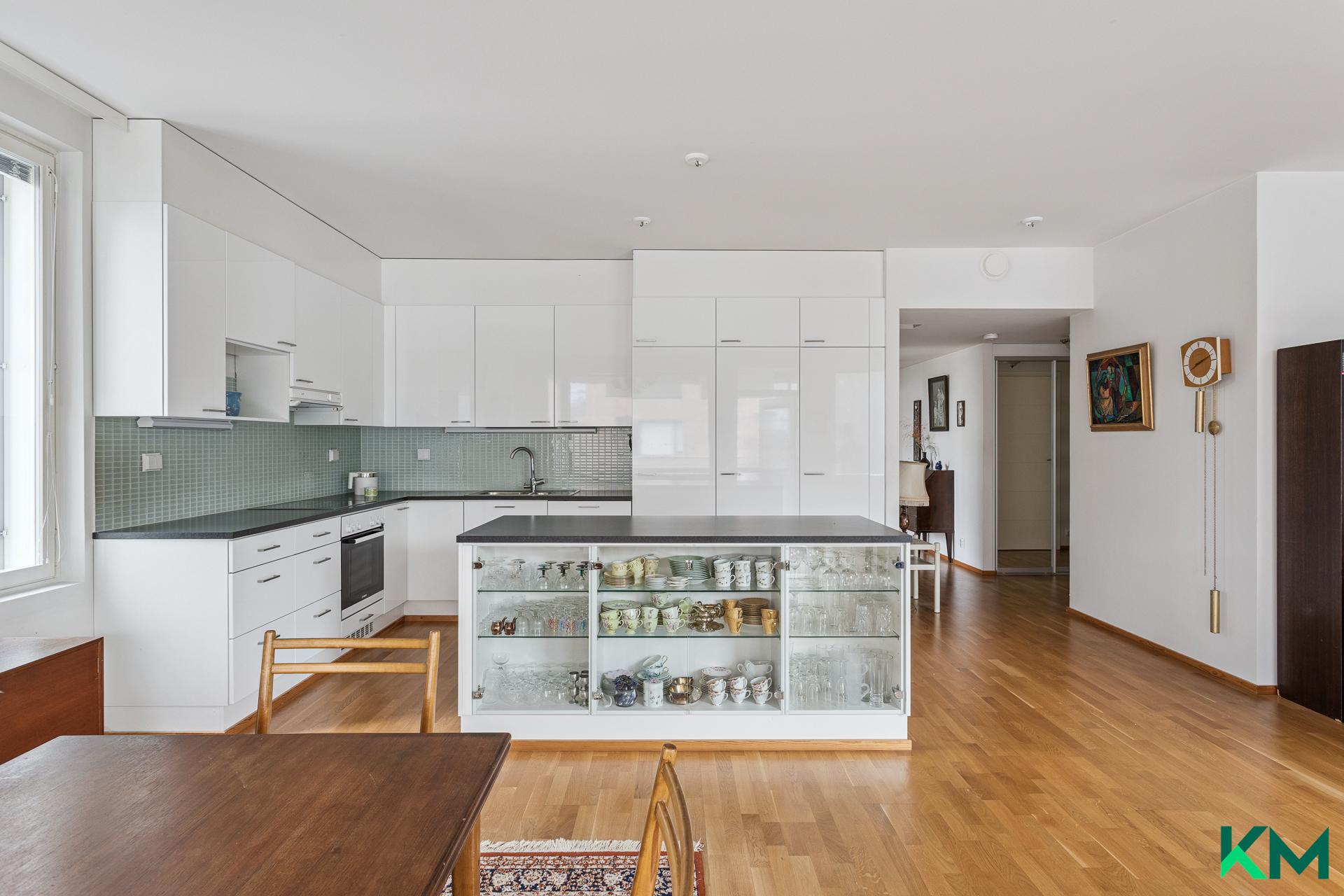 Kutomotie 8, Tali, Helsinki