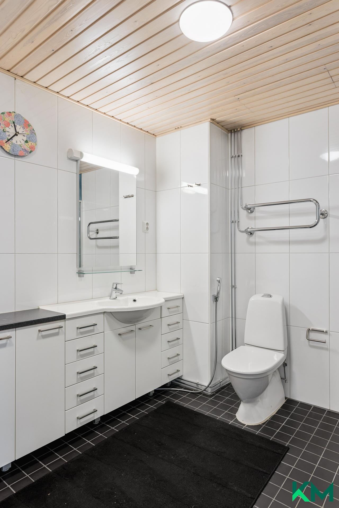 Kutomotie 8, Tali, Helsinki