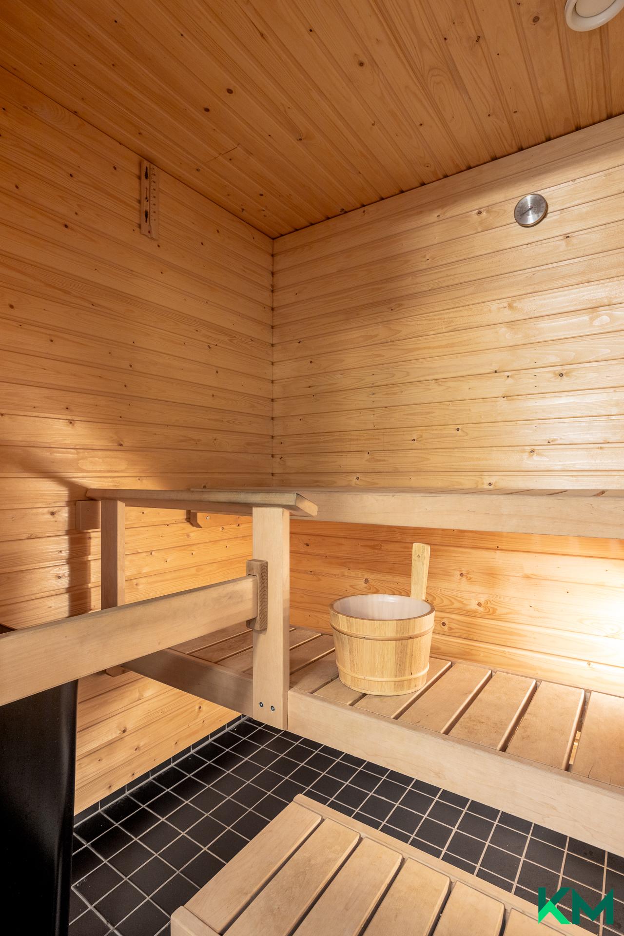 Kutomotie 8, Tali, Helsinki