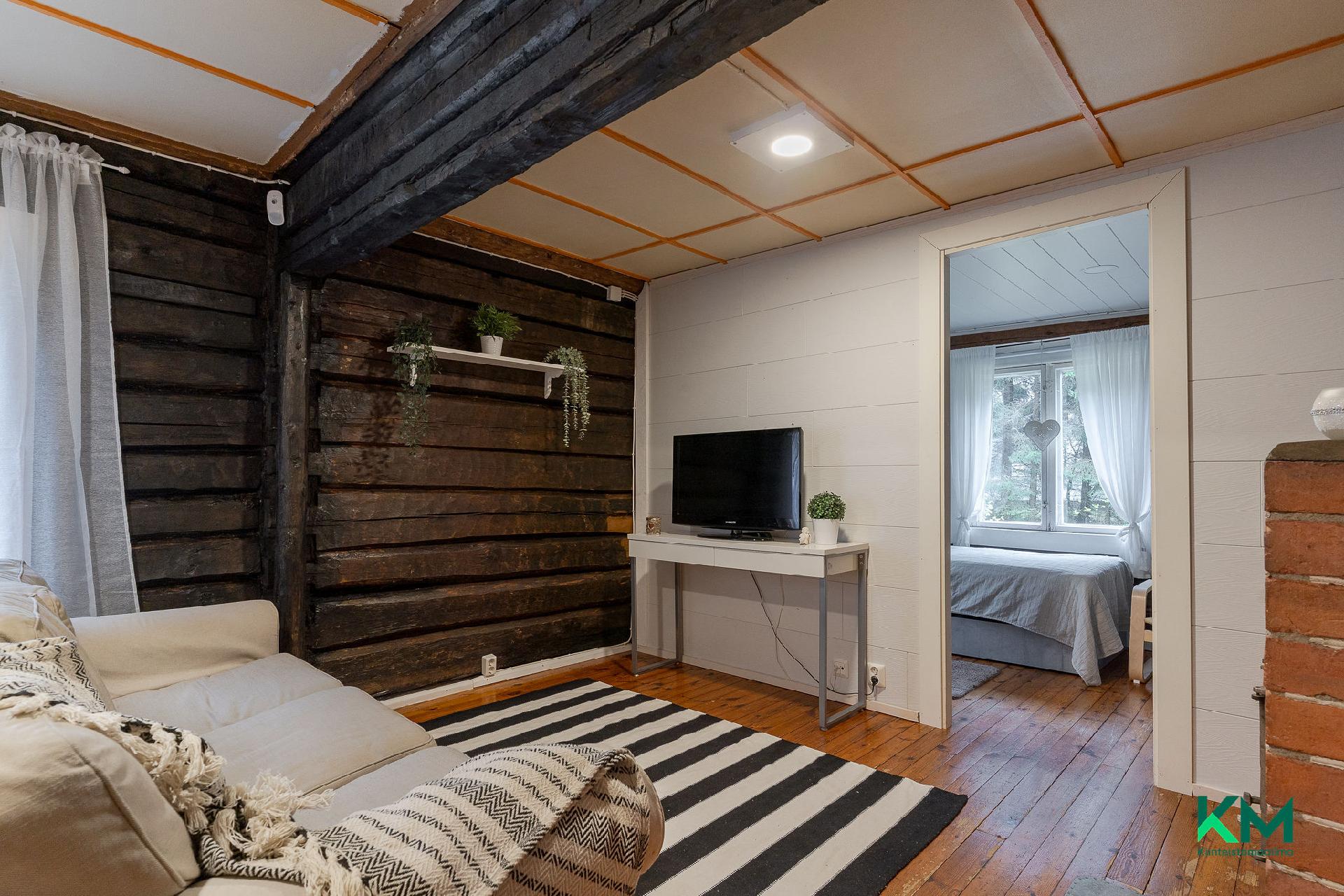 Lisää kuvia olohuoneesta