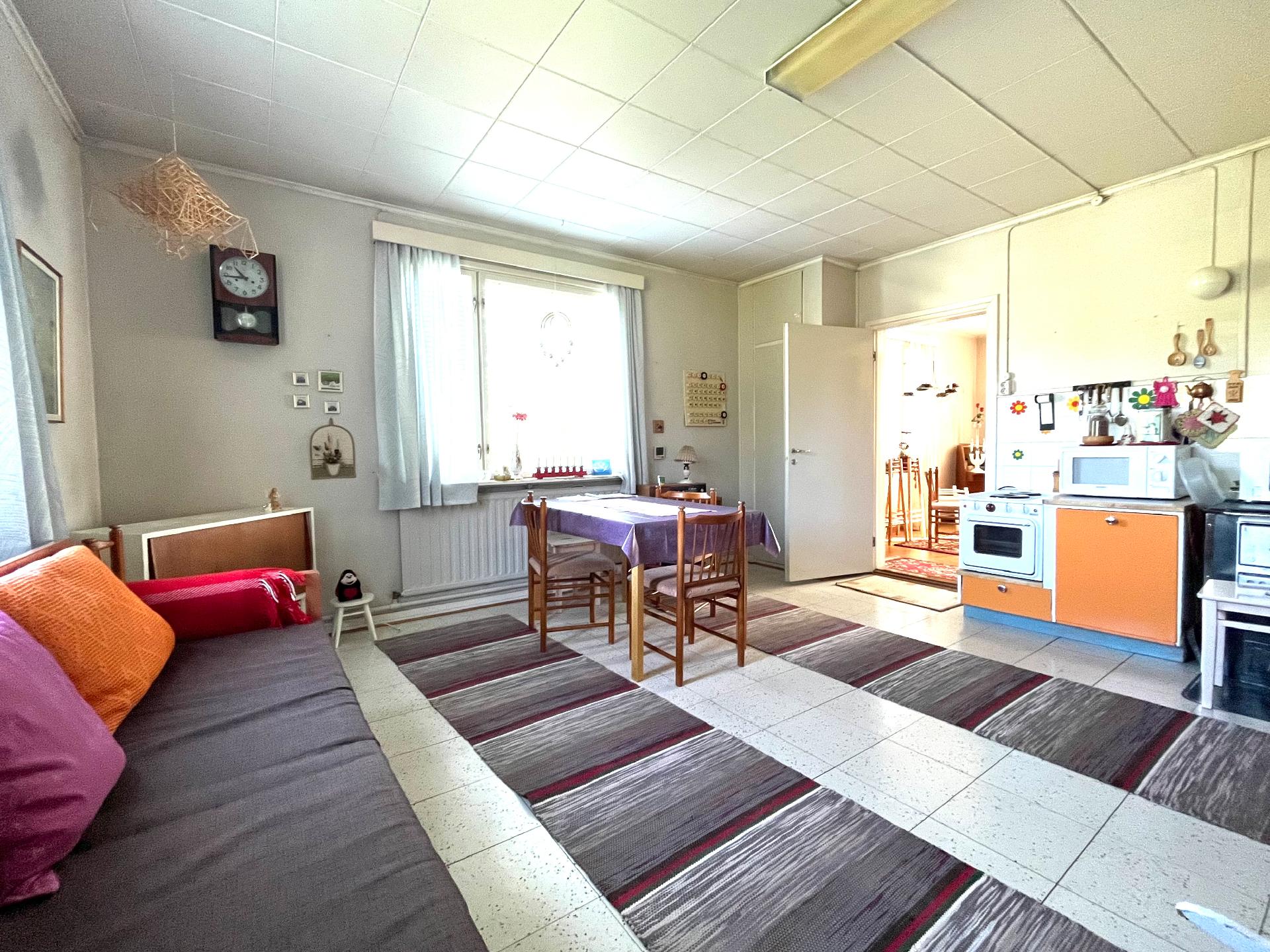 Tossutie 12, Autio, Kurikka