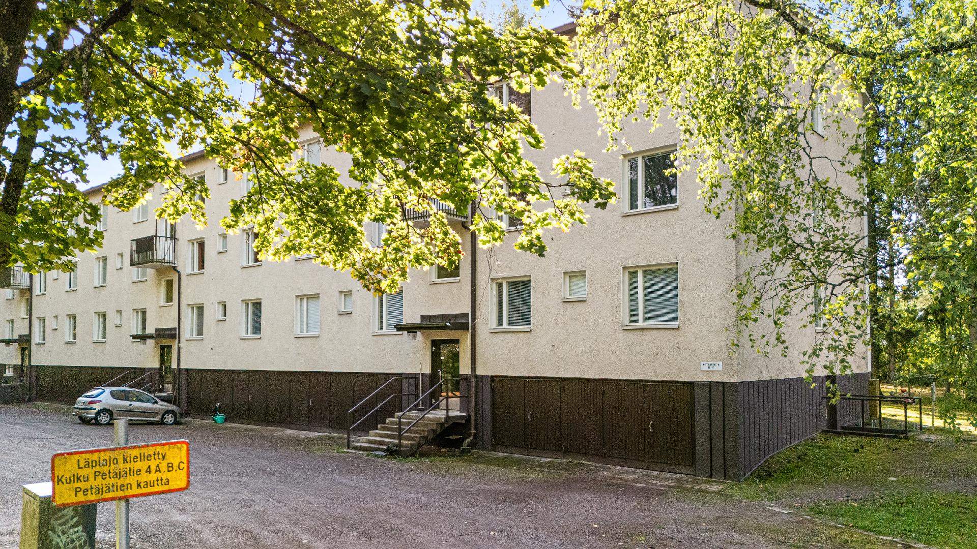 Petäjätie 4, Pikku-Palomäki, Kouvola