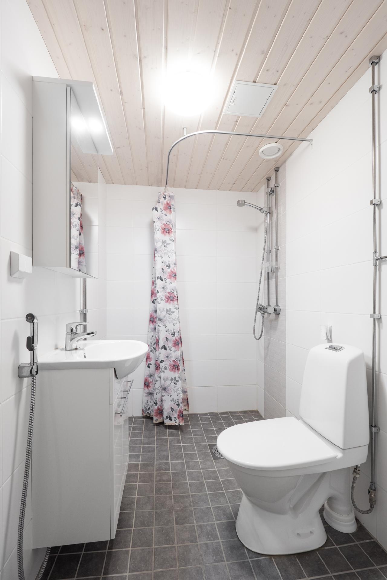 Tyylikäs kylpyhuone