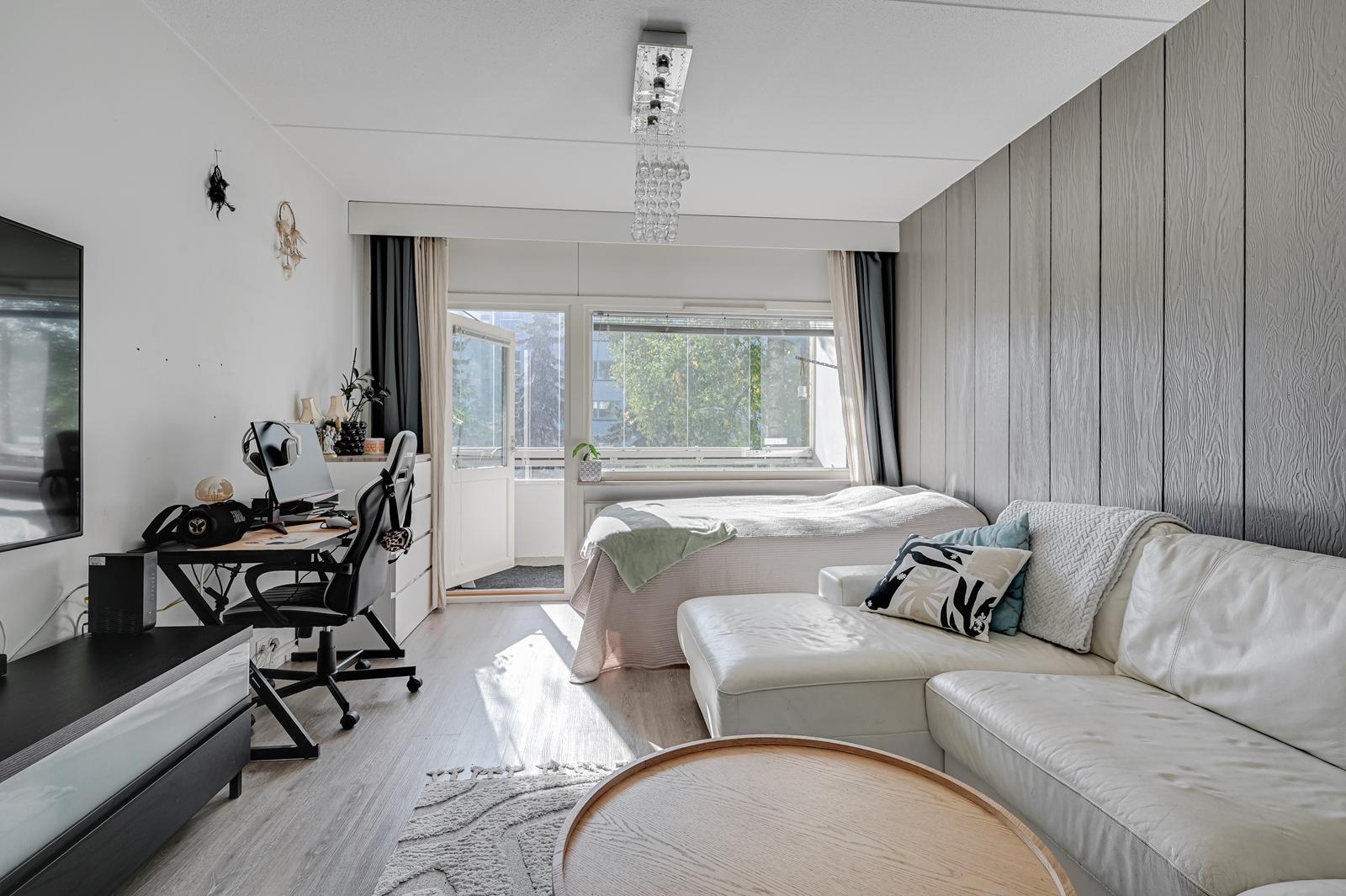 Mannilantie 21, Keskusta, Järvenpää