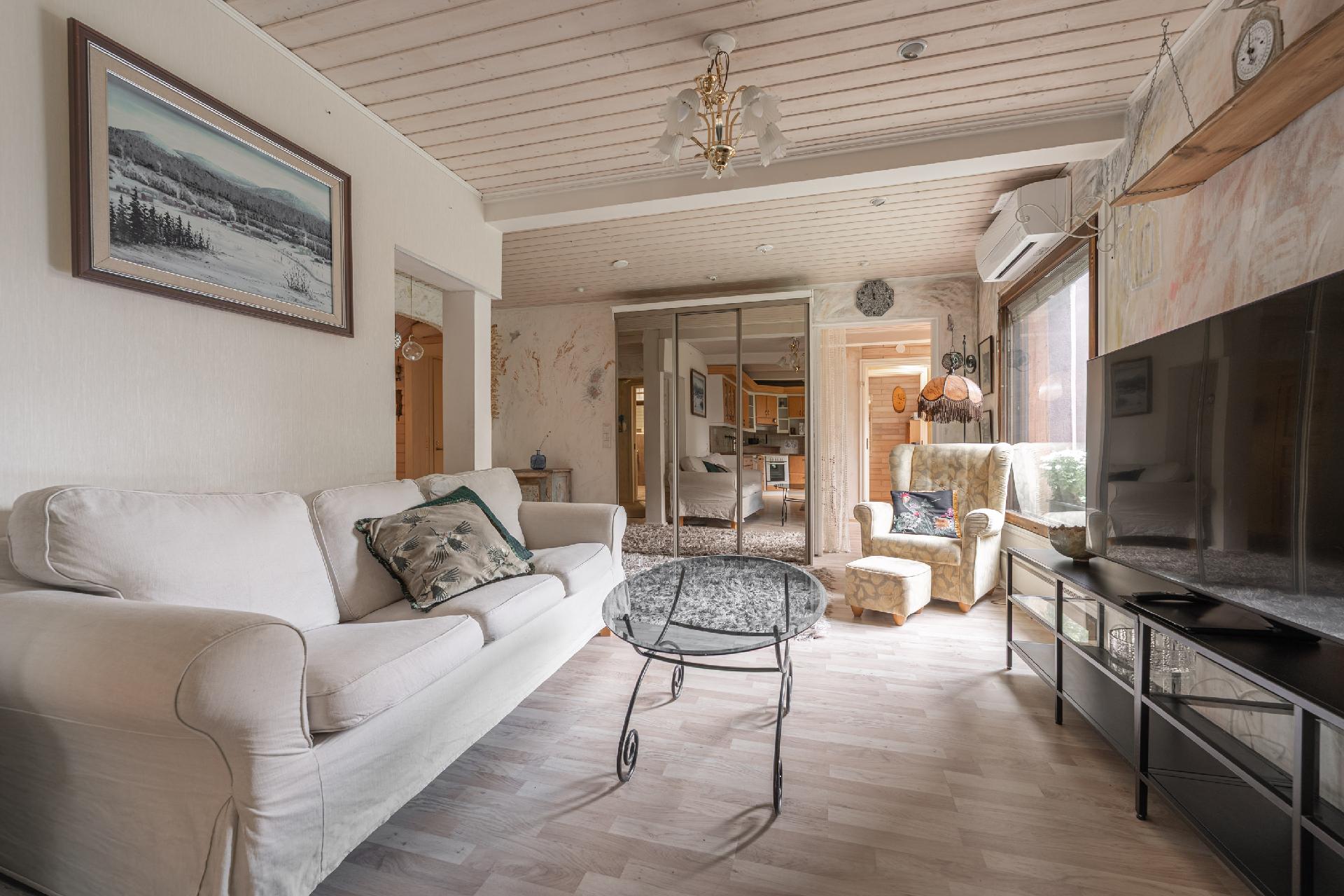 Linnanpellonkatu 8, Linnanpelto, Kuopio