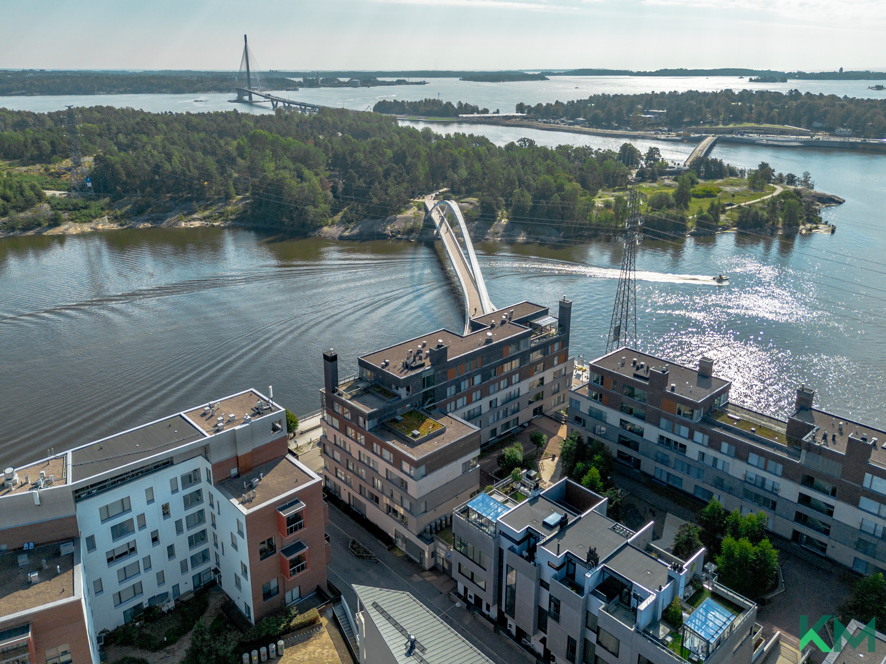 Mustikkamaan ulkoilumaastot aivan vieressä-