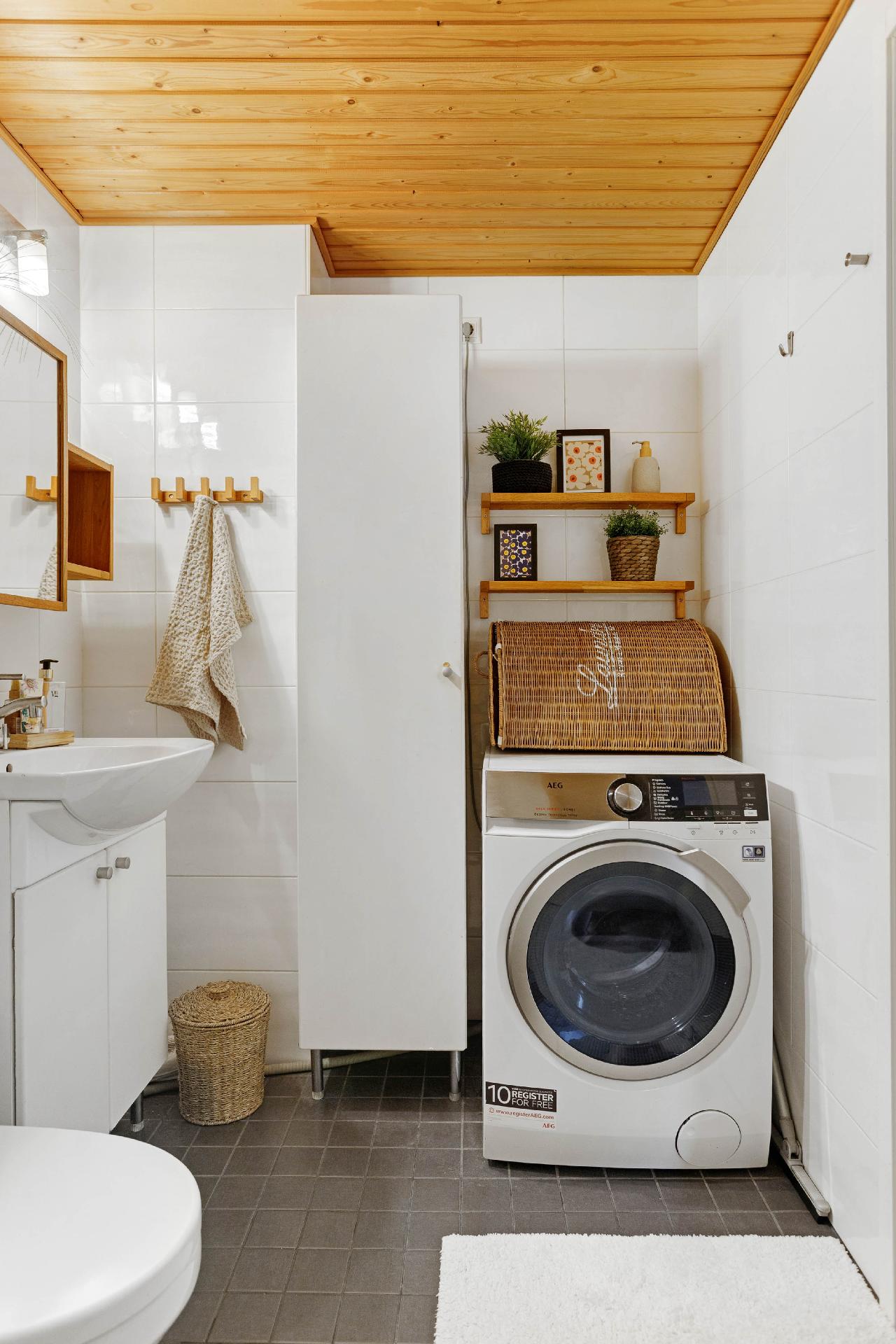 Katariina Saksilaisen katu 12, Vanhankaupunginkoski, Helsinki