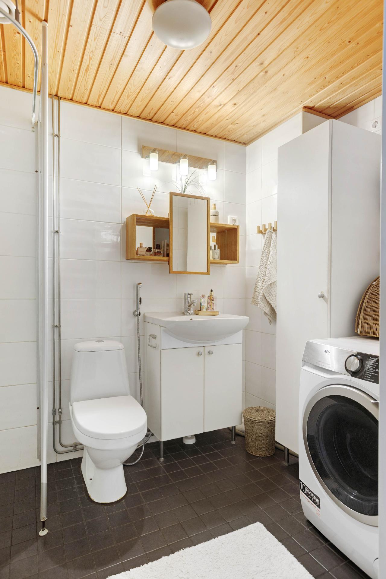 Katariina Saksilaisen katu 12, Vanhankaupunginkoski, Helsinki