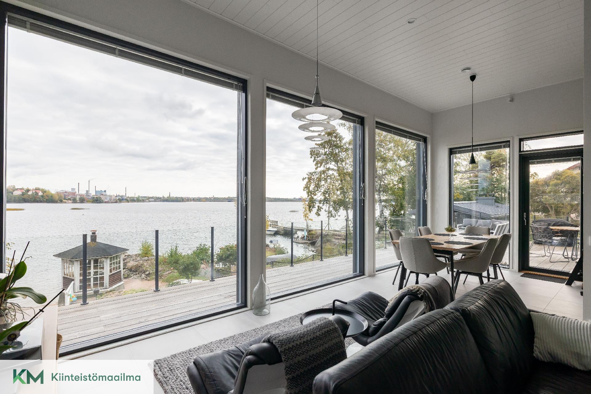 Maisema muuttuu niin vuoden- kuin vuorokaudenaikojenkin mukaan