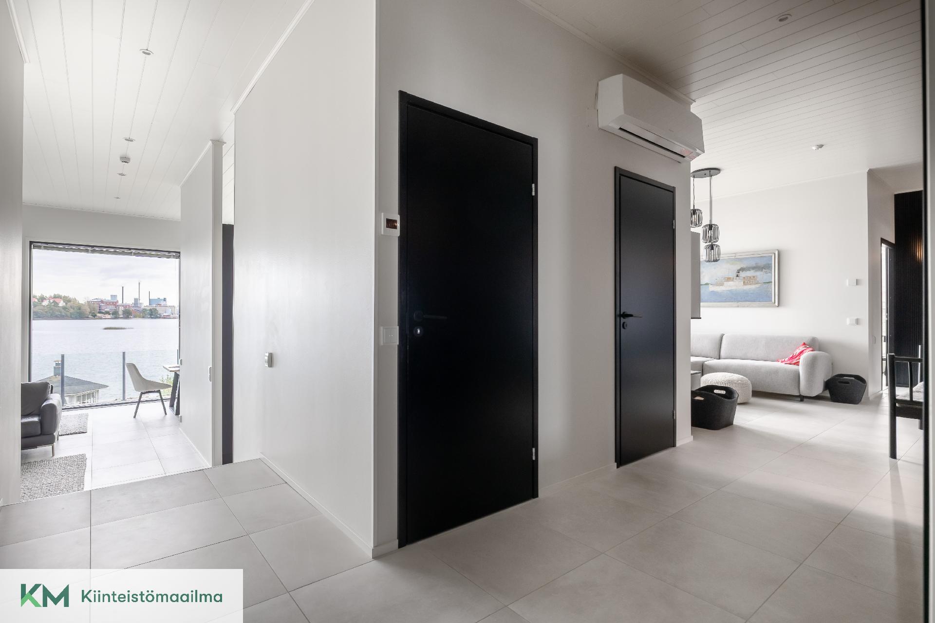 Maalämpö, vesikiertoinen lattialämmitys sekä viilennysjärjestelmä