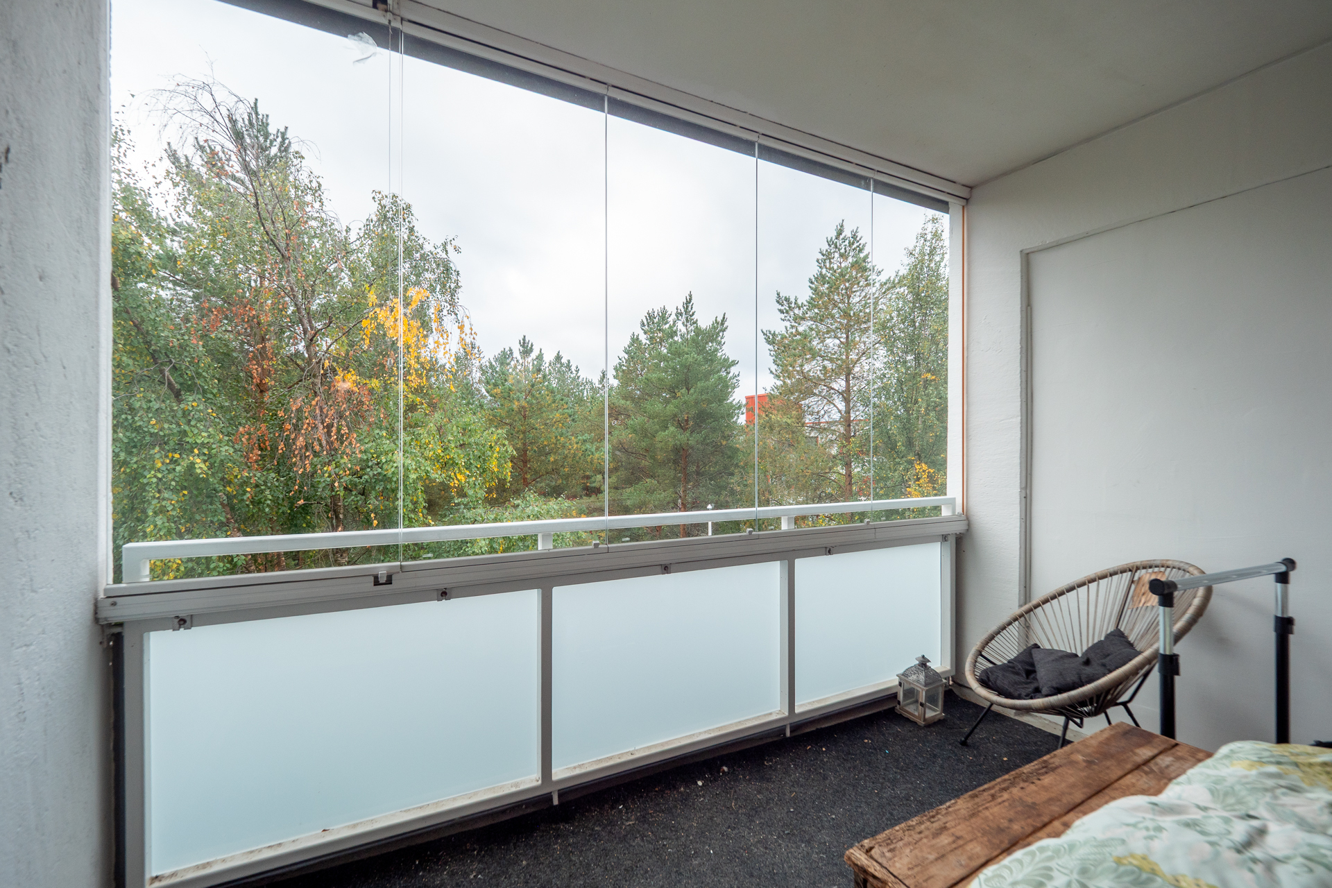 Lasitettu ylimmän kerroksen parveke