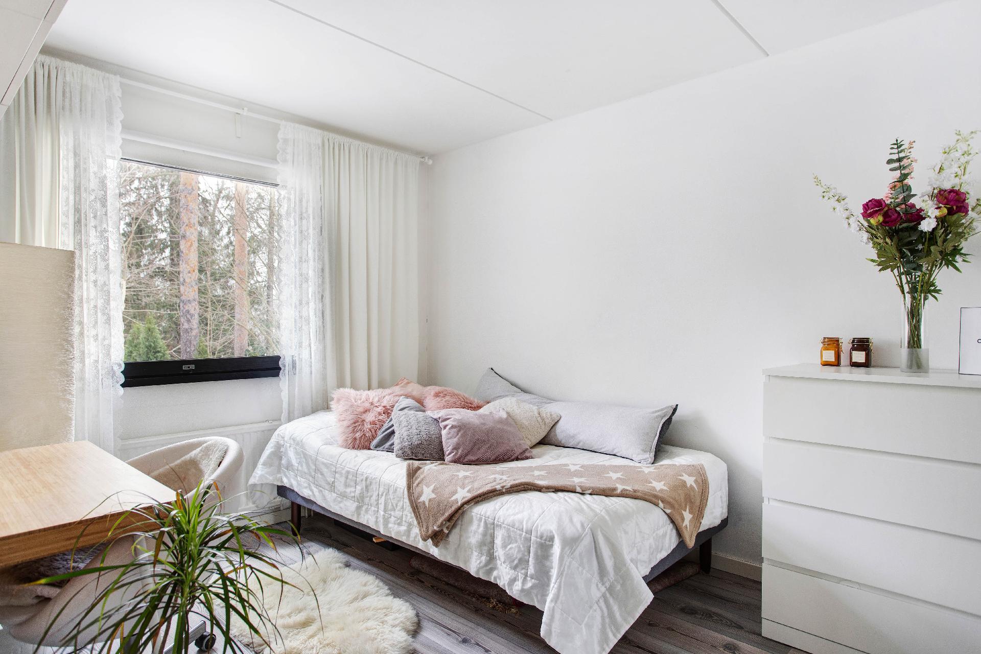 Sisääntulokerroksen makuuhuone