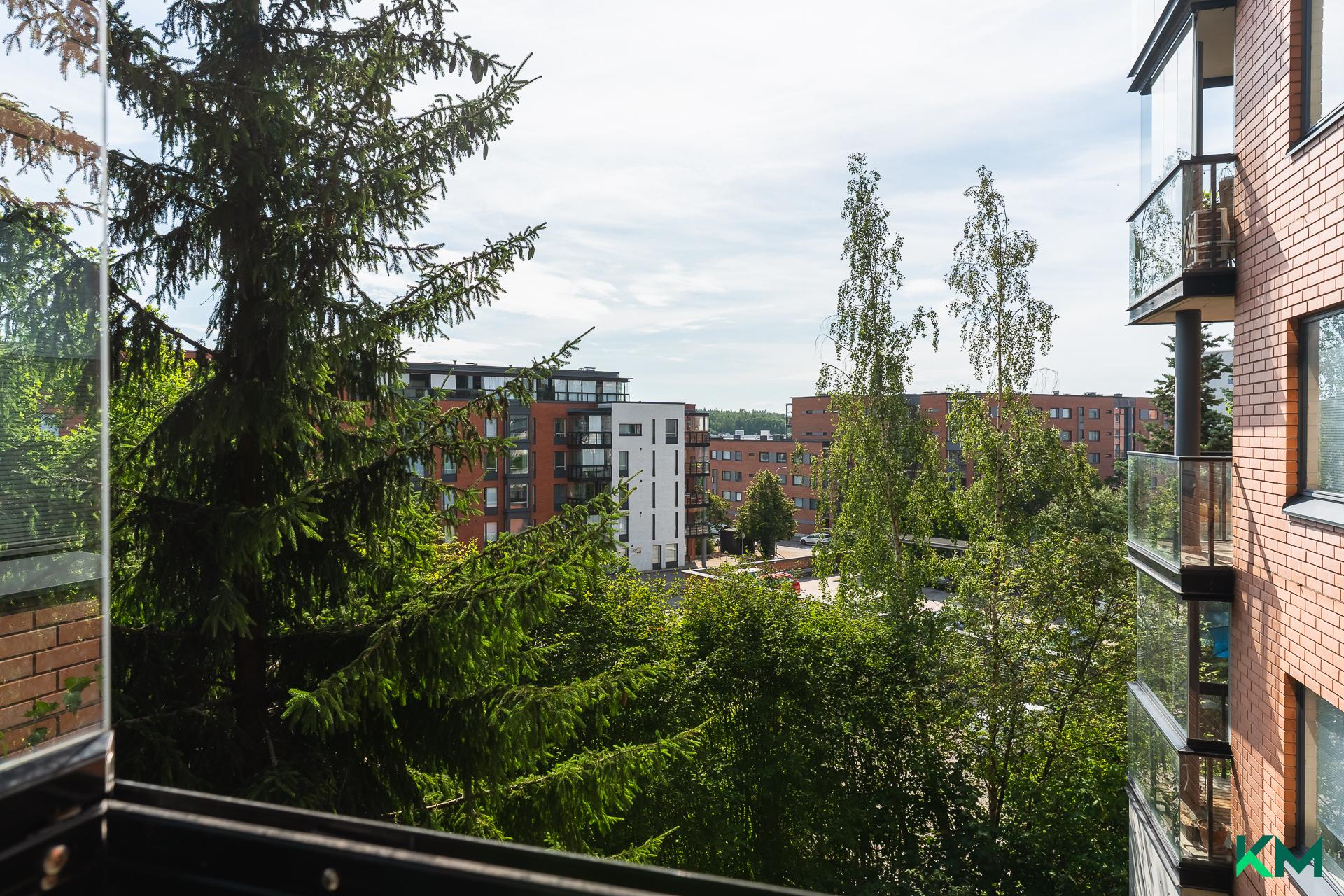 Parvekkeen vehreät näkymät