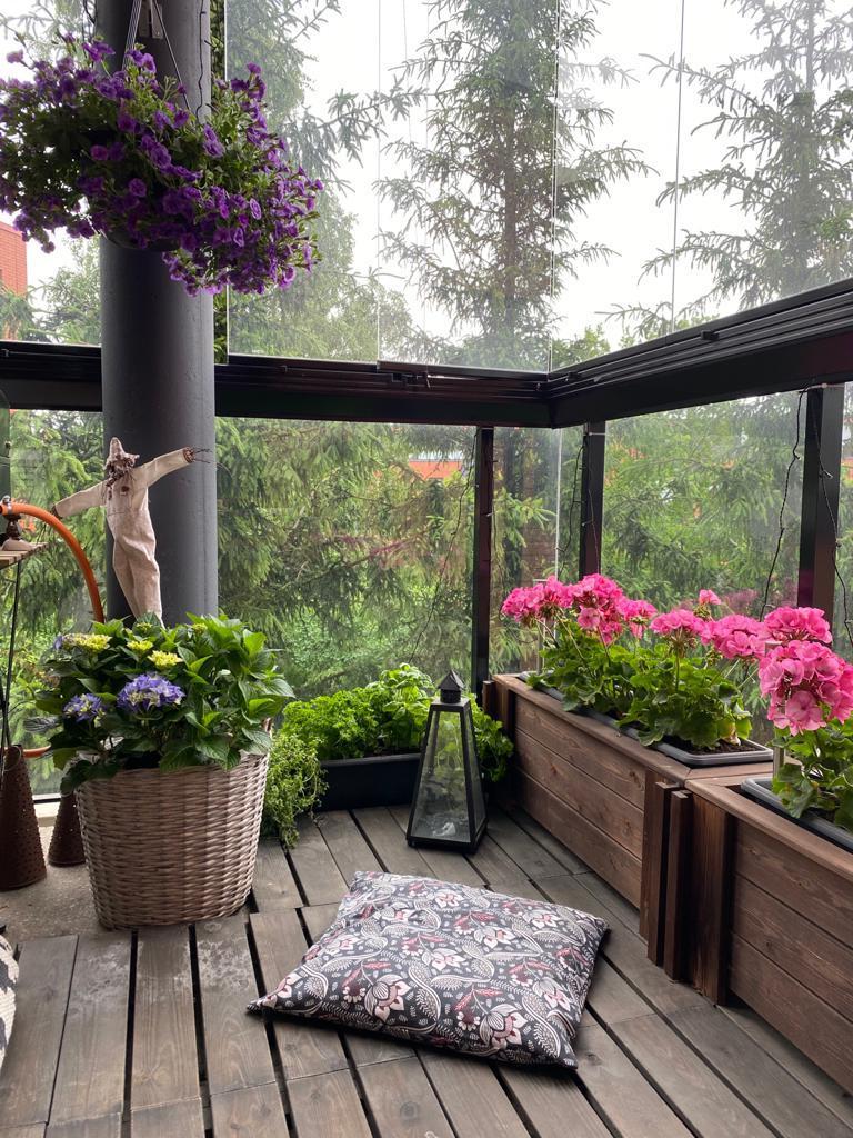 Tunnelmakuva parvekkeelta