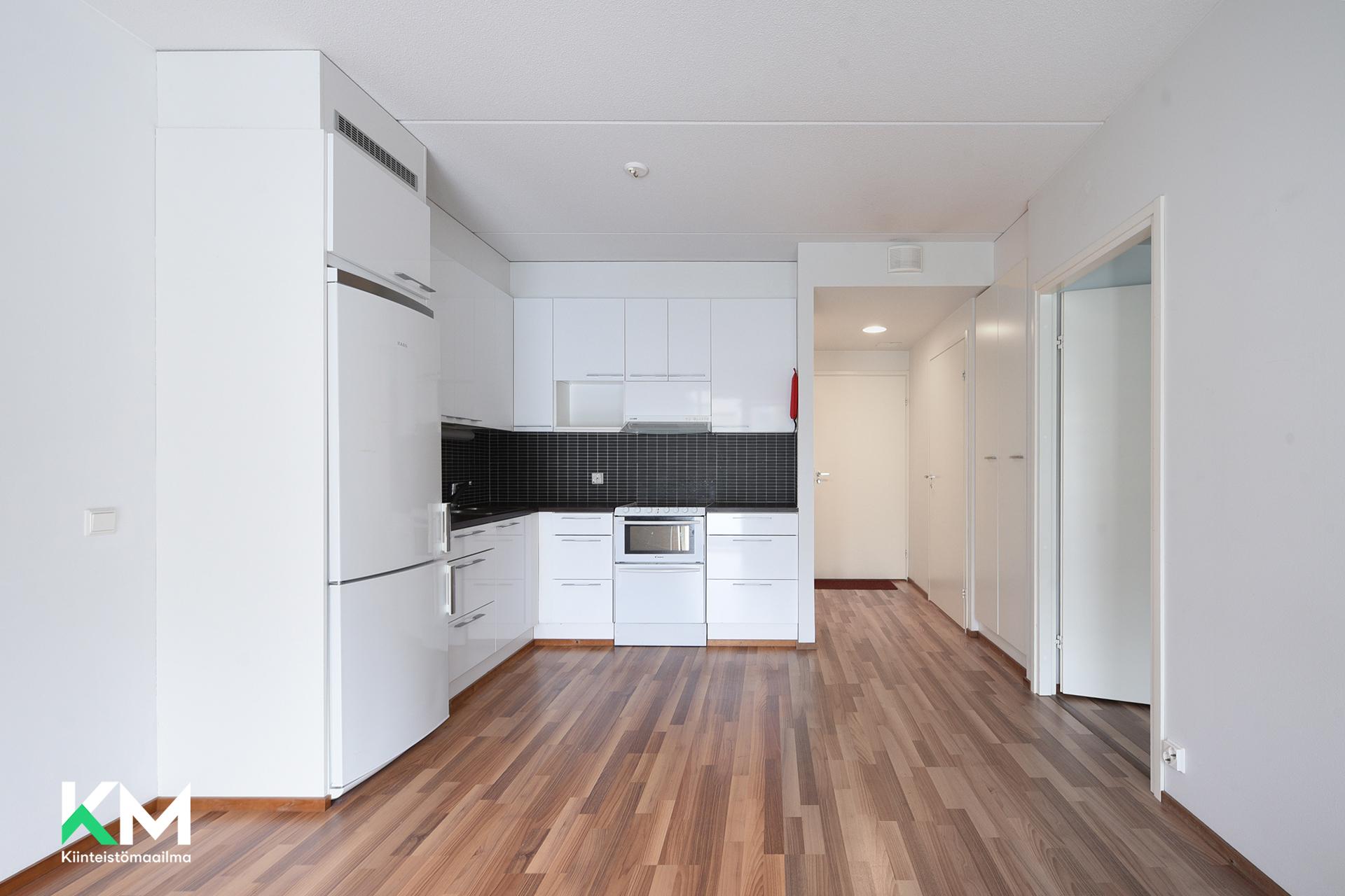 Radansivunkatu 10, Asemantausta, Lahti