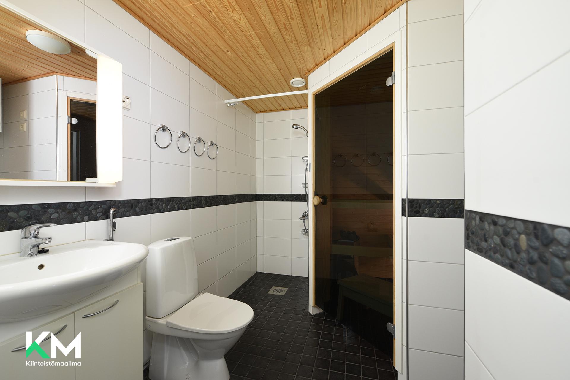 Radansivunkatu 10, Asemantausta, Lahti