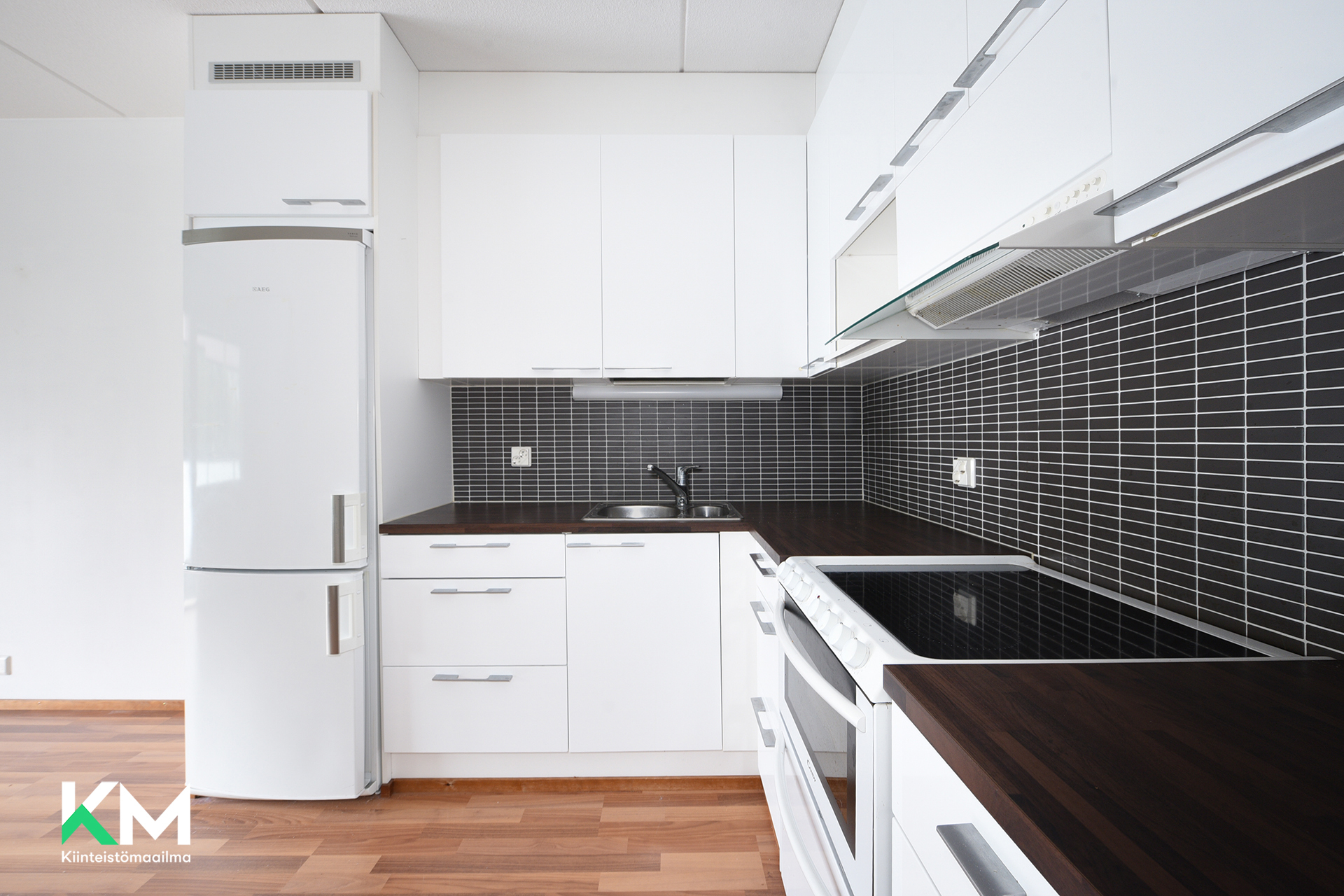 Radansivunkatu 10, Asemantausta, Lahti