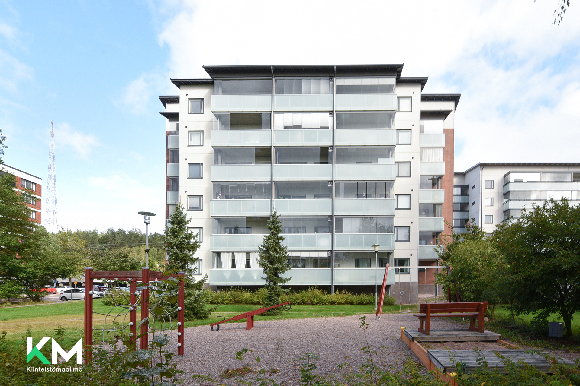 Radansivunkatu 10, Asemantausta, Lahti
