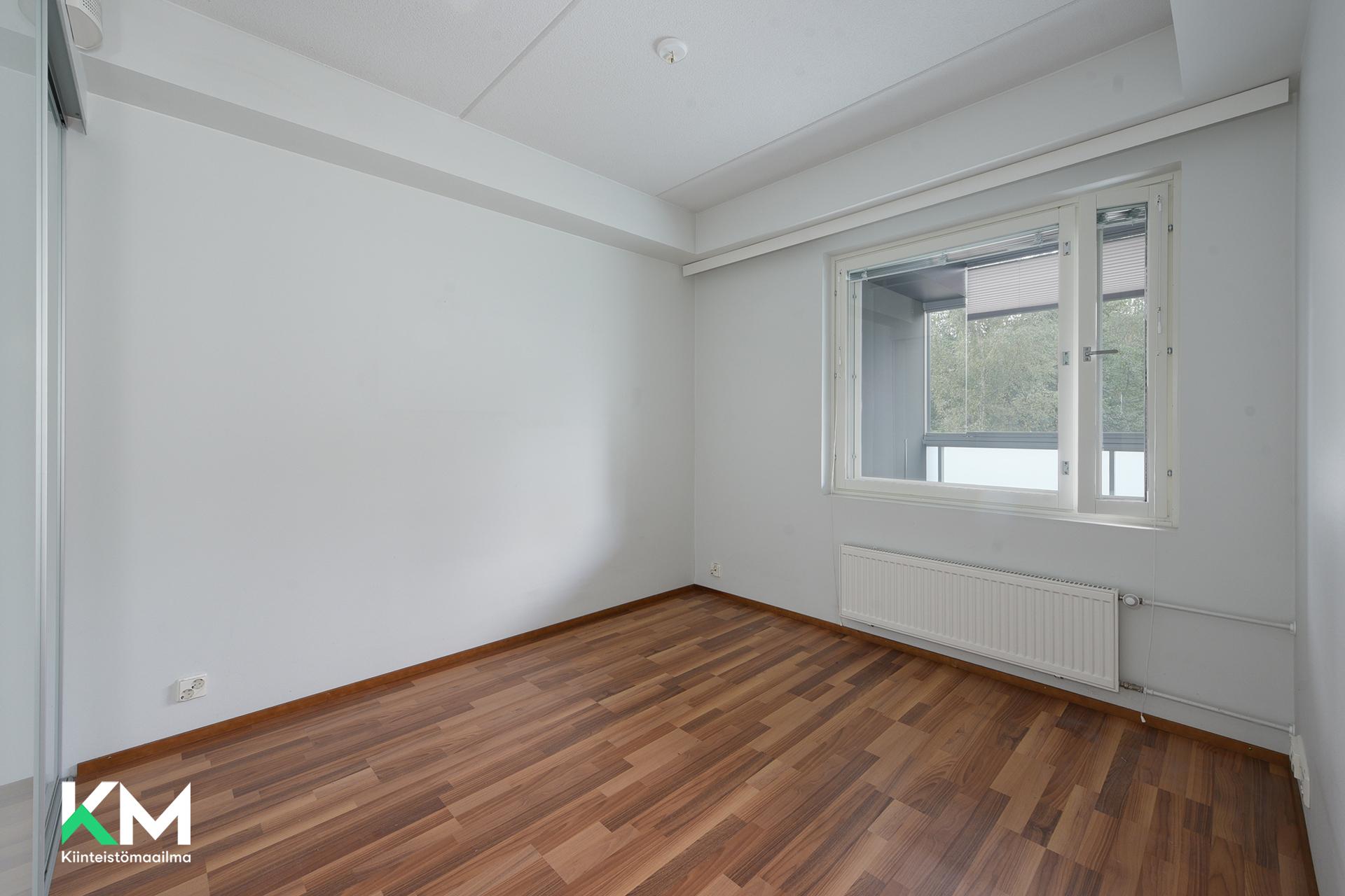 Radansivunkatu 10, Asemantausta, Lahti