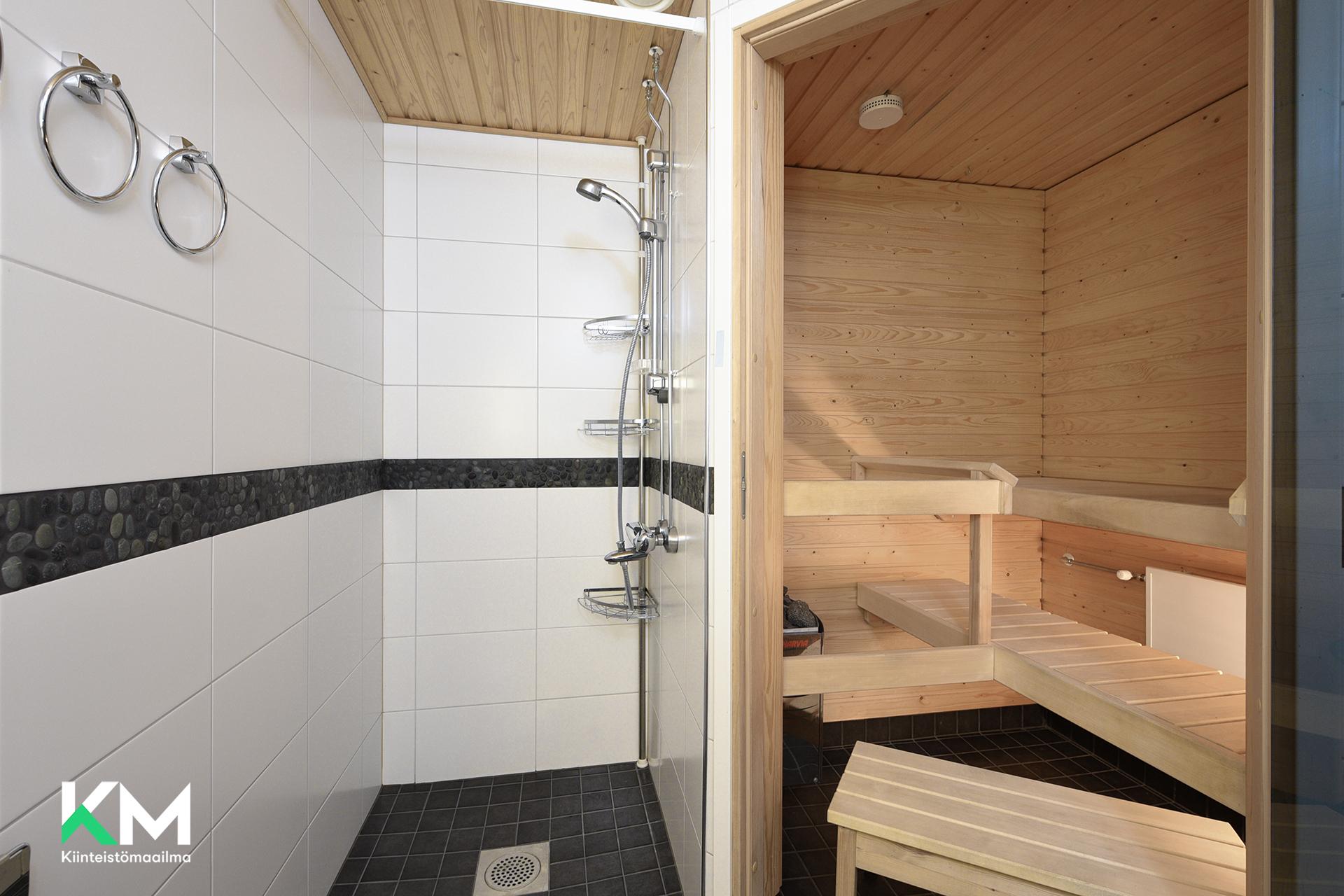 Radansivunkatu 10, Asemantausta, Lahti