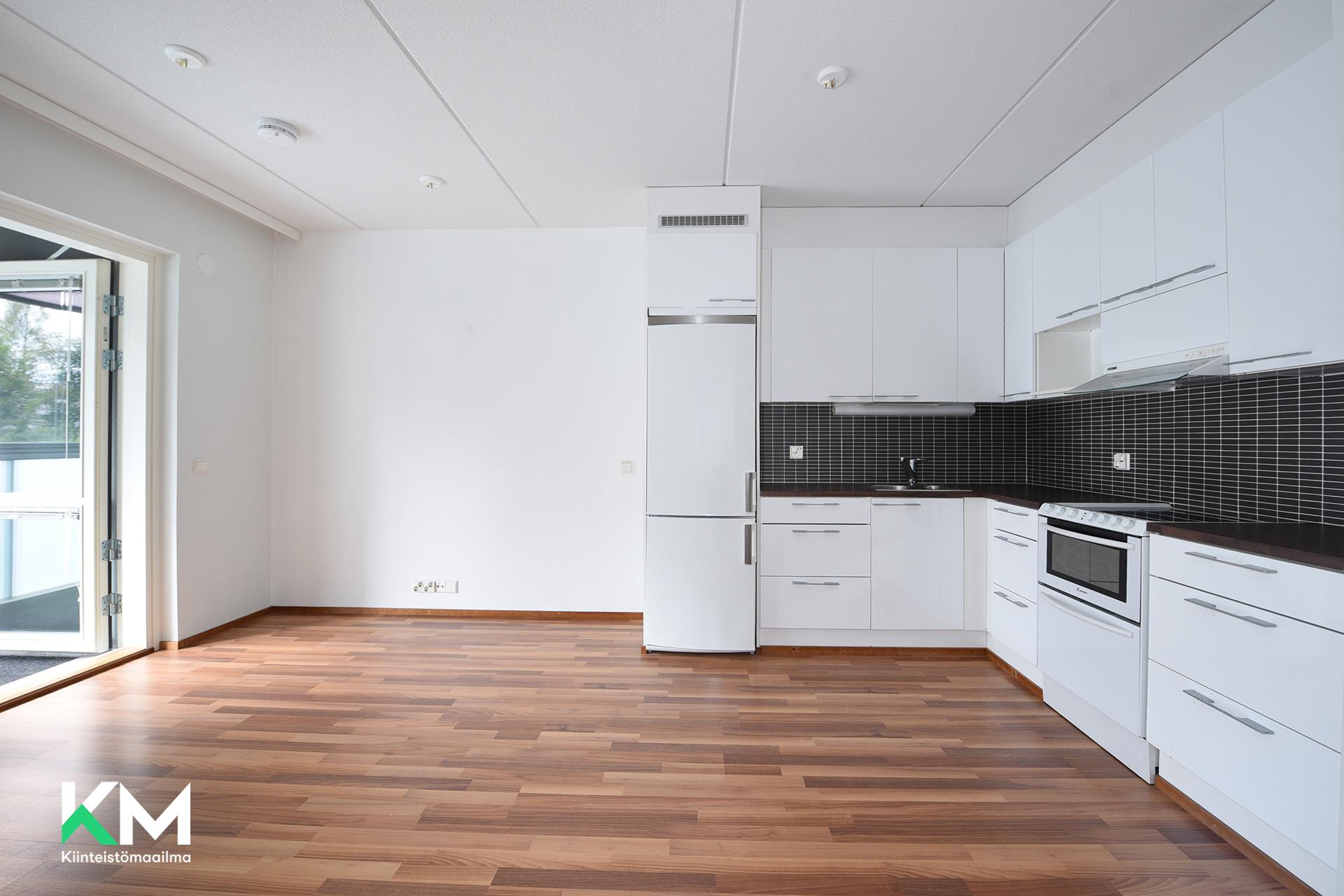 Radansivunkatu 10, Asemantausta, Lahti