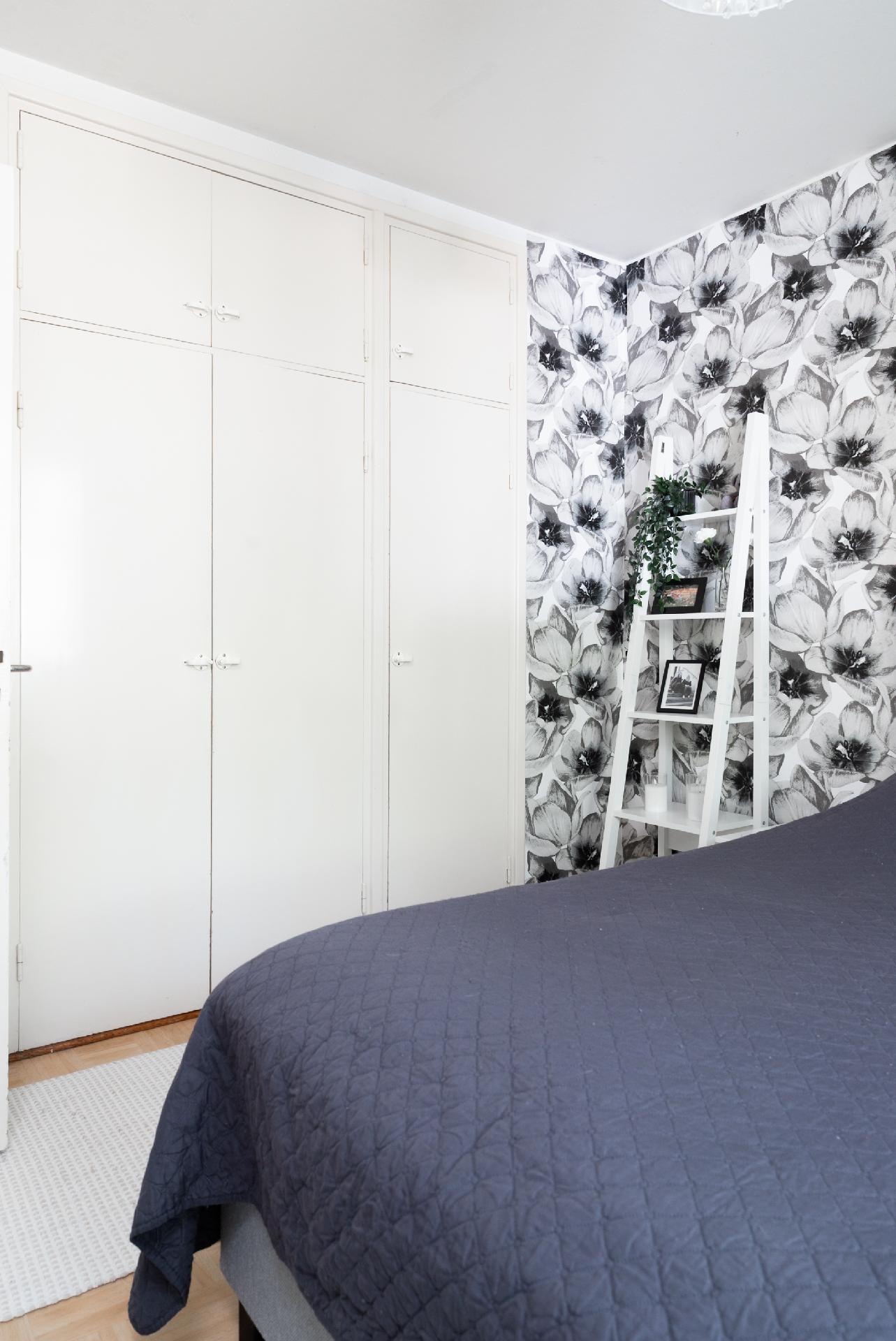 Makuuhuoneessa kaapistot