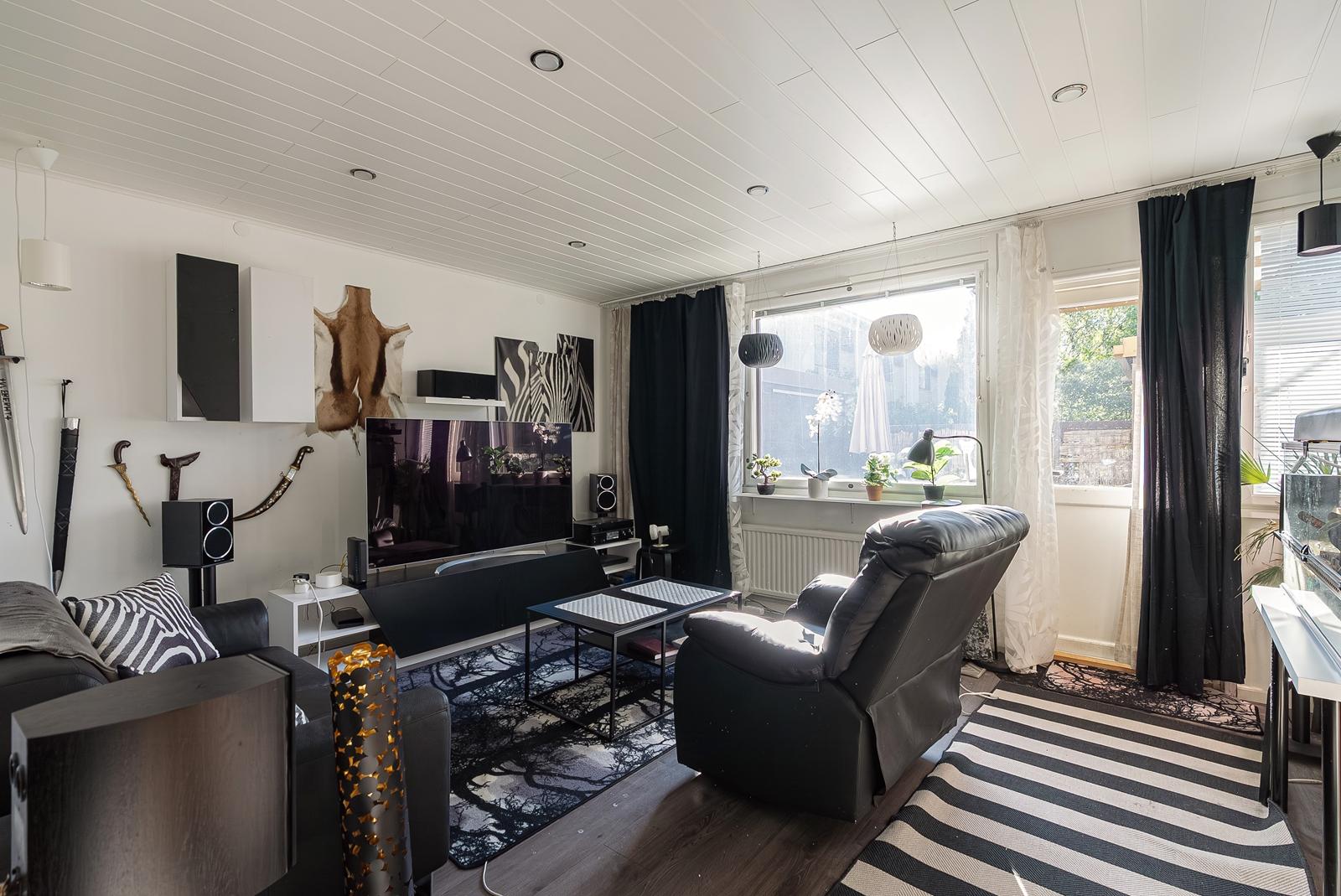 Kansakoulunkatu 20, Keskusta, Järvenpää