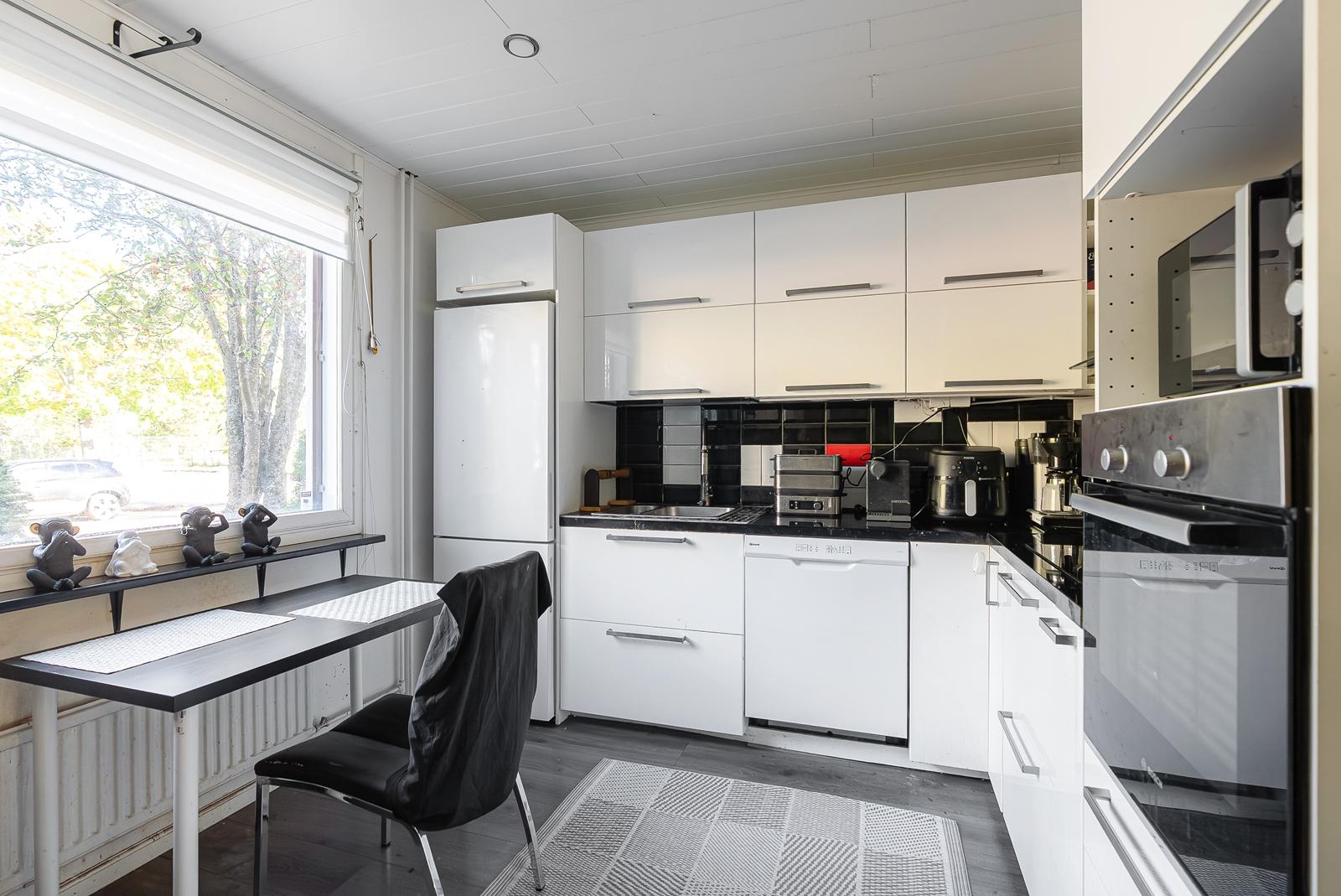 Kansakoulunkatu 20, Keskusta, Järvenpää