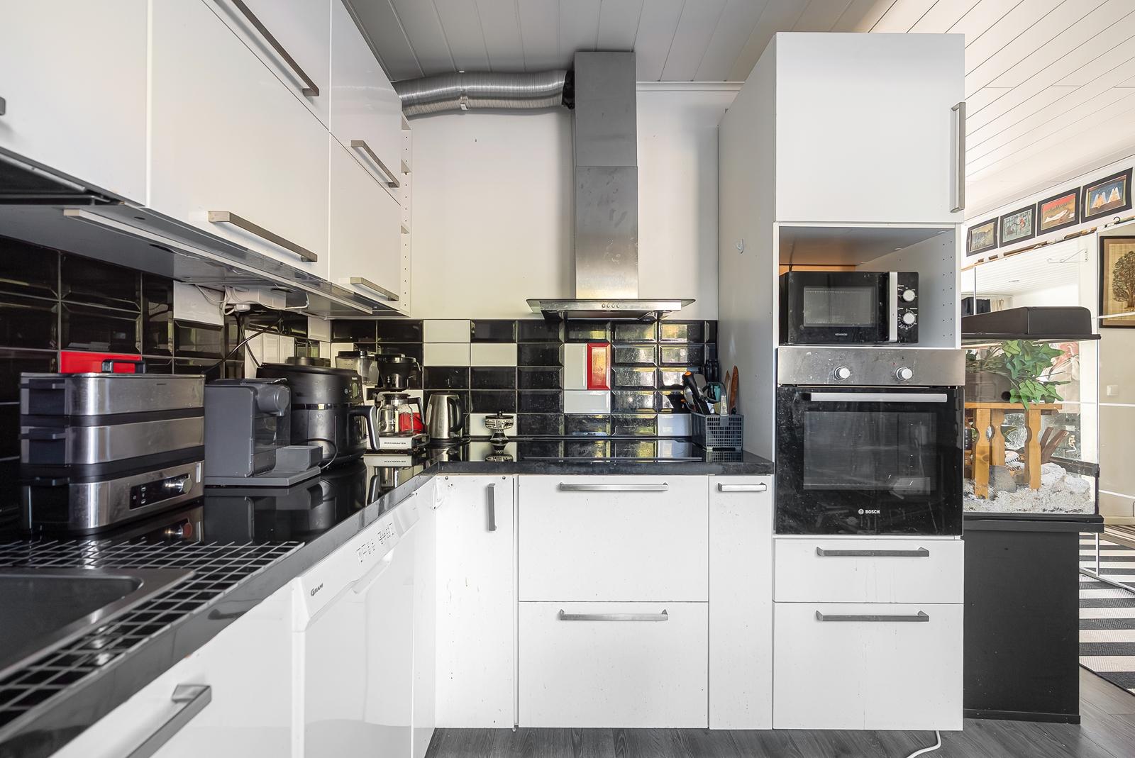 Kansakoulunkatu 20, Keskusta, Järvenpää