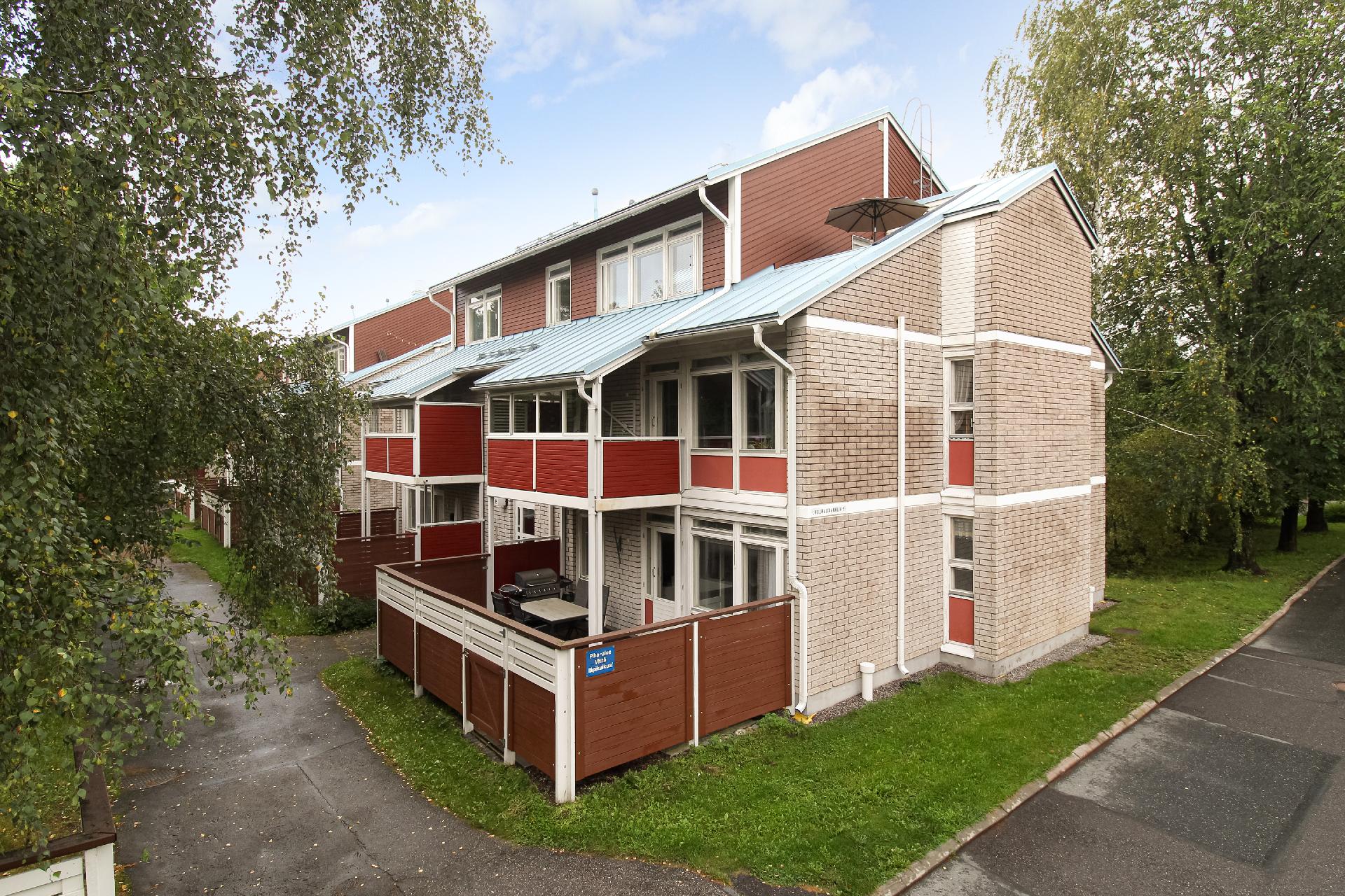 Laulurastaankuja 5, Malmi, Helsinki