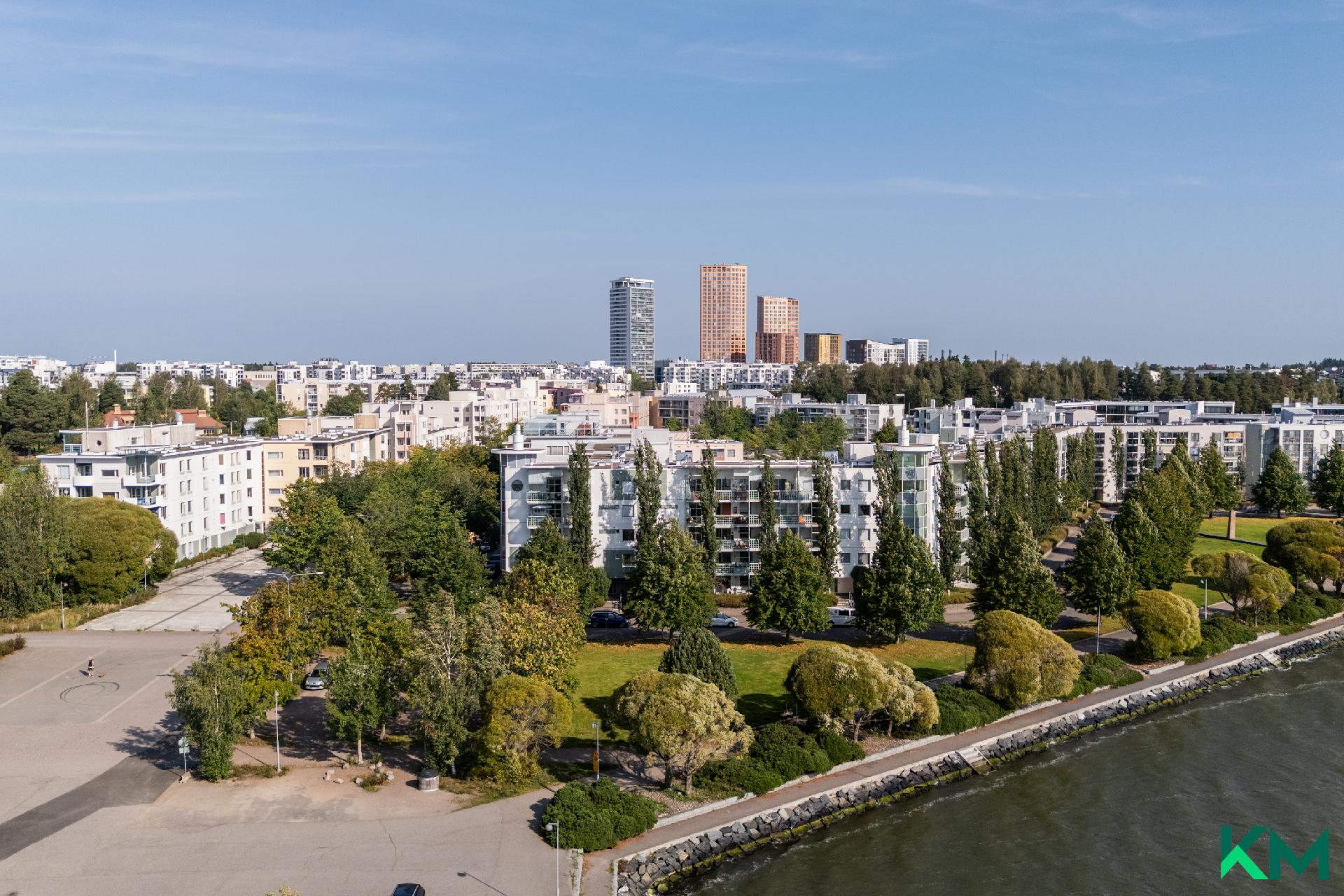 Sijainti Hiekkajaalanpuiston laidalla