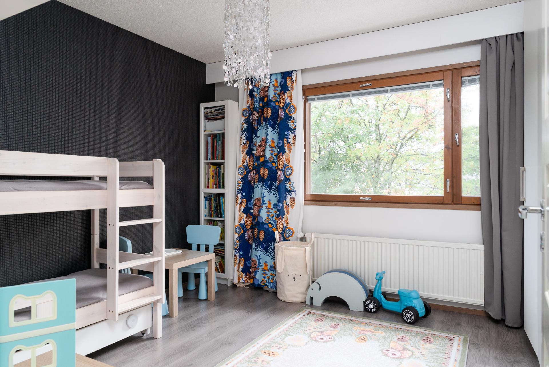 Makuuhuone yläkerta